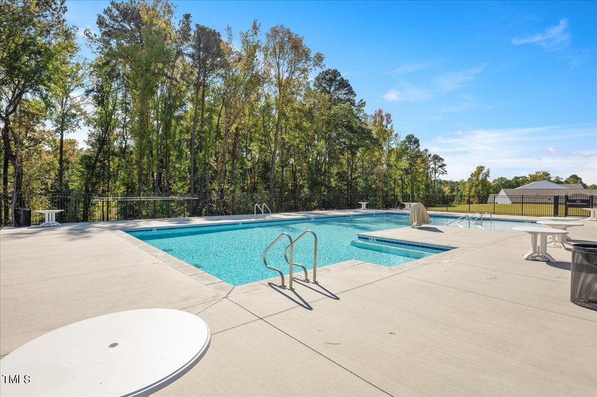 1521 Crested Iris Street