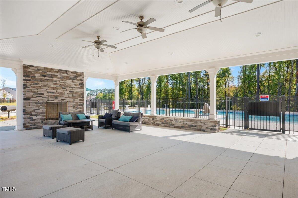 1521 Crested Iris Street
