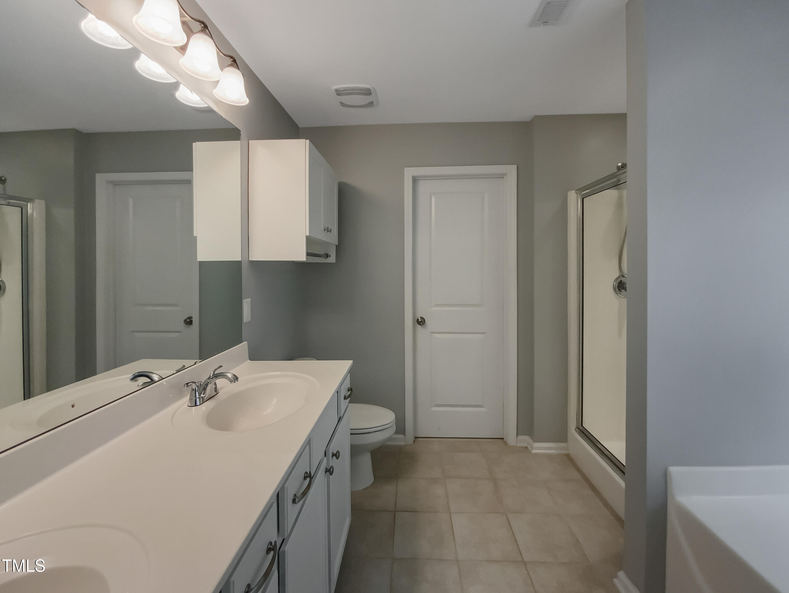 4220 White Kestrel Drive