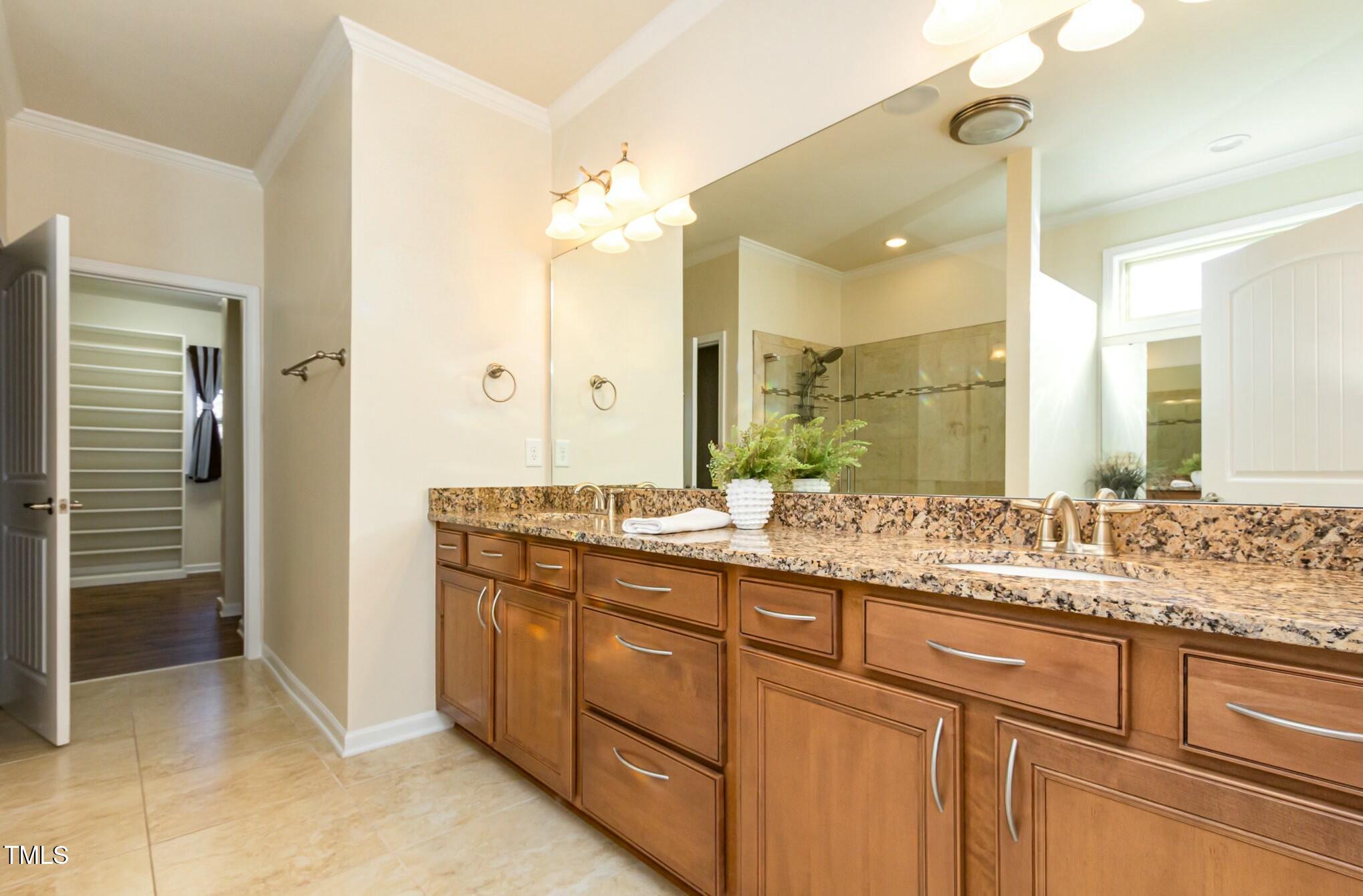 1100 Gaston Manor Drive