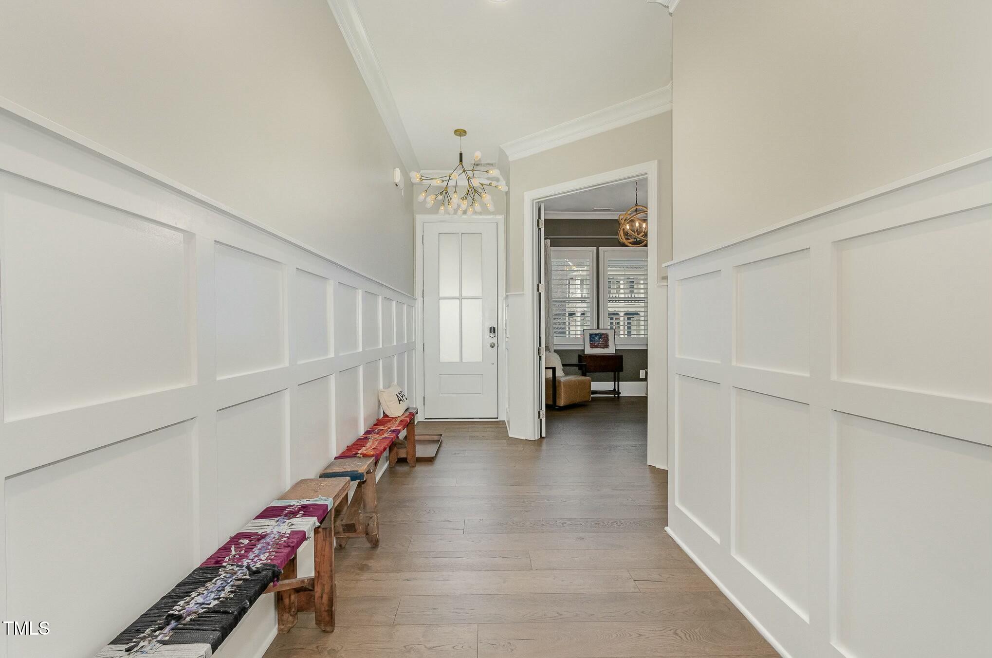 1327 Gloriosa Street