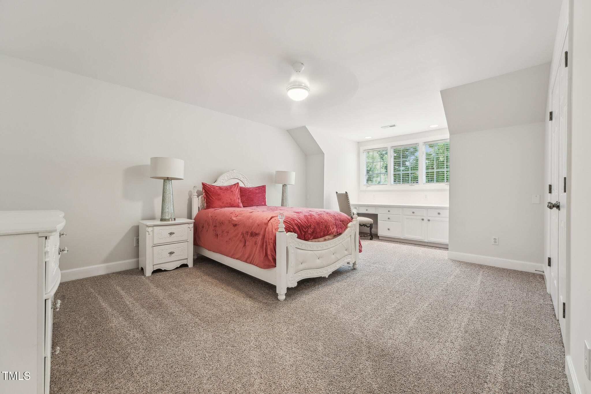 2709 Penfold Lane