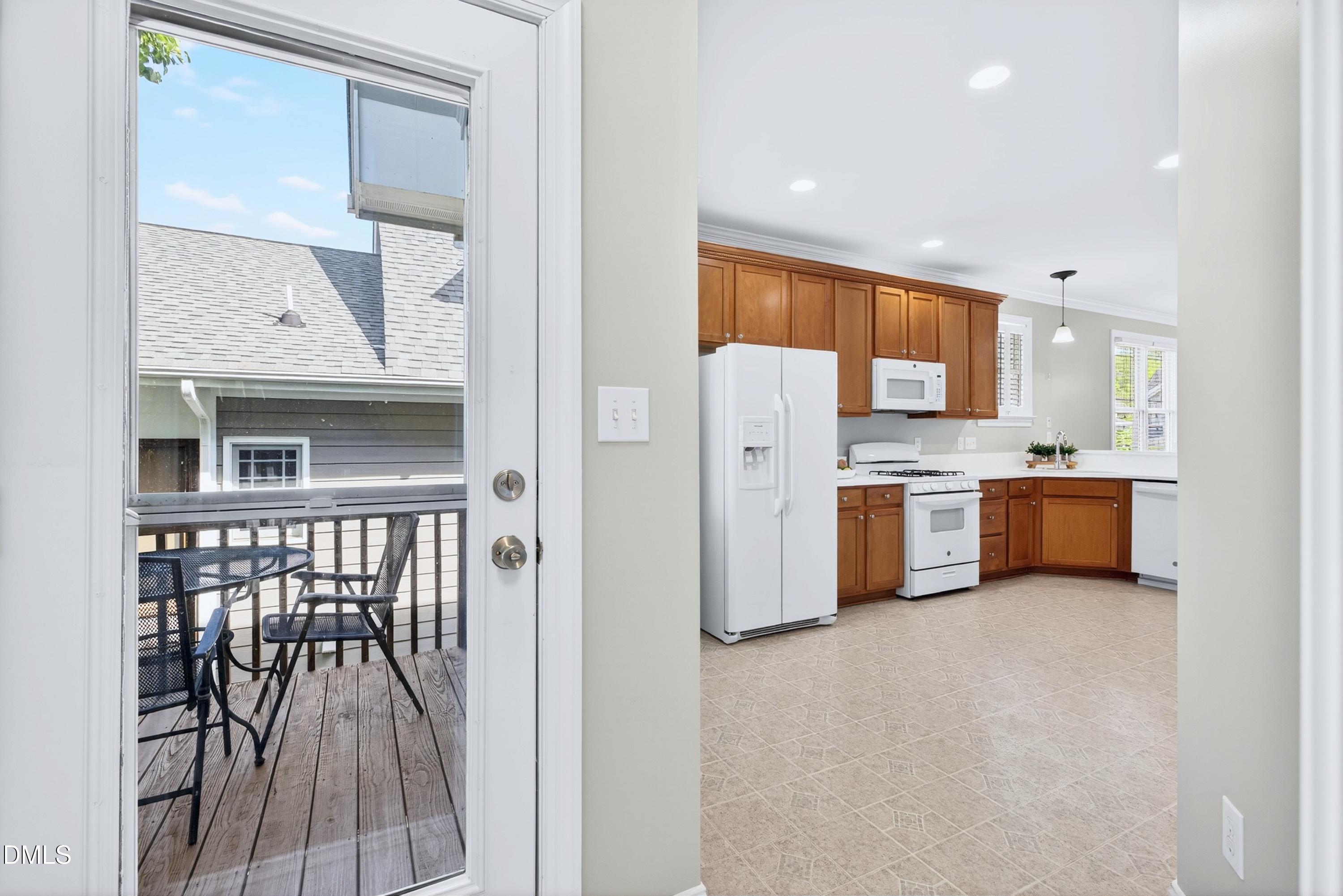 105 Garden Side Way