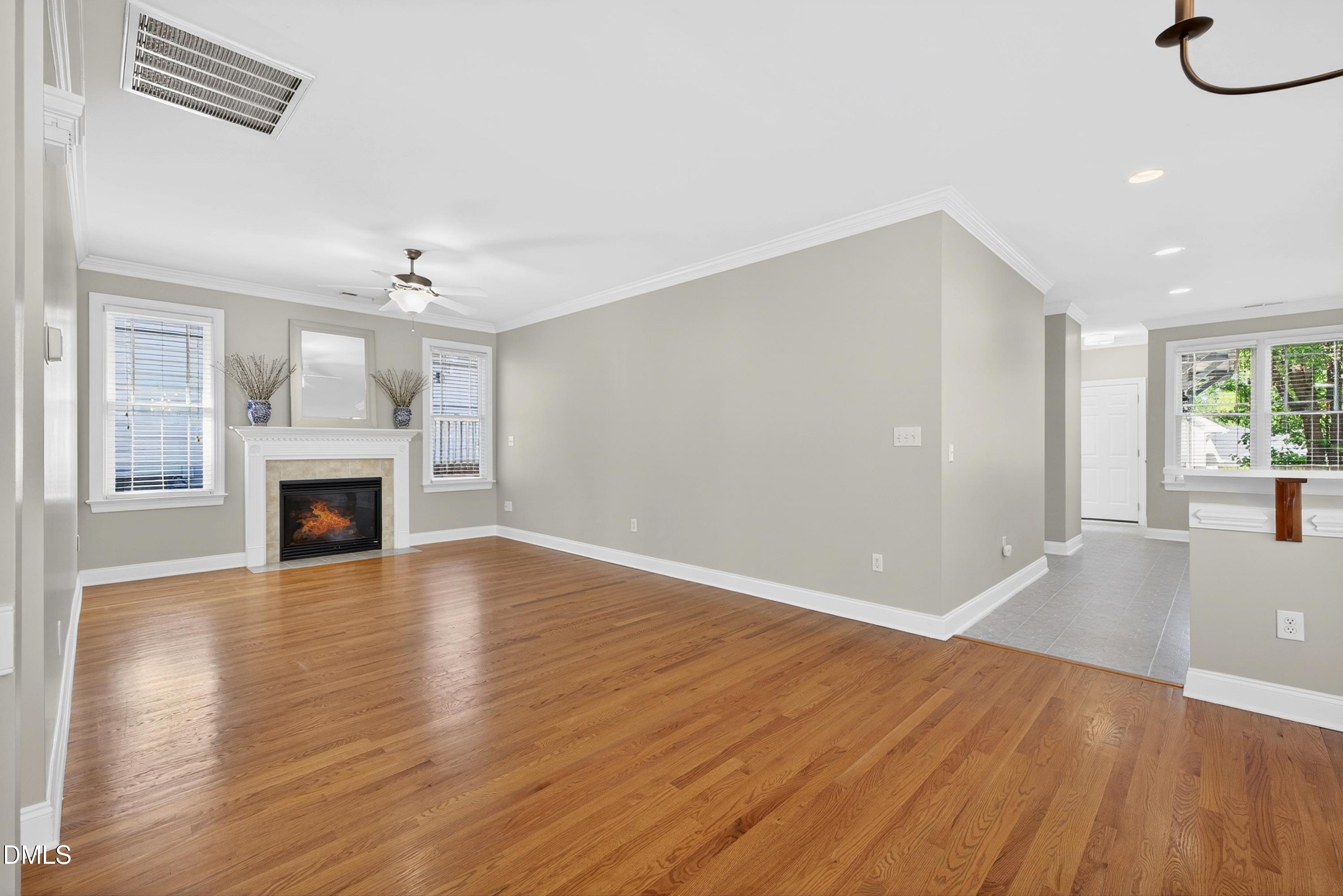 105 Garden Side Way