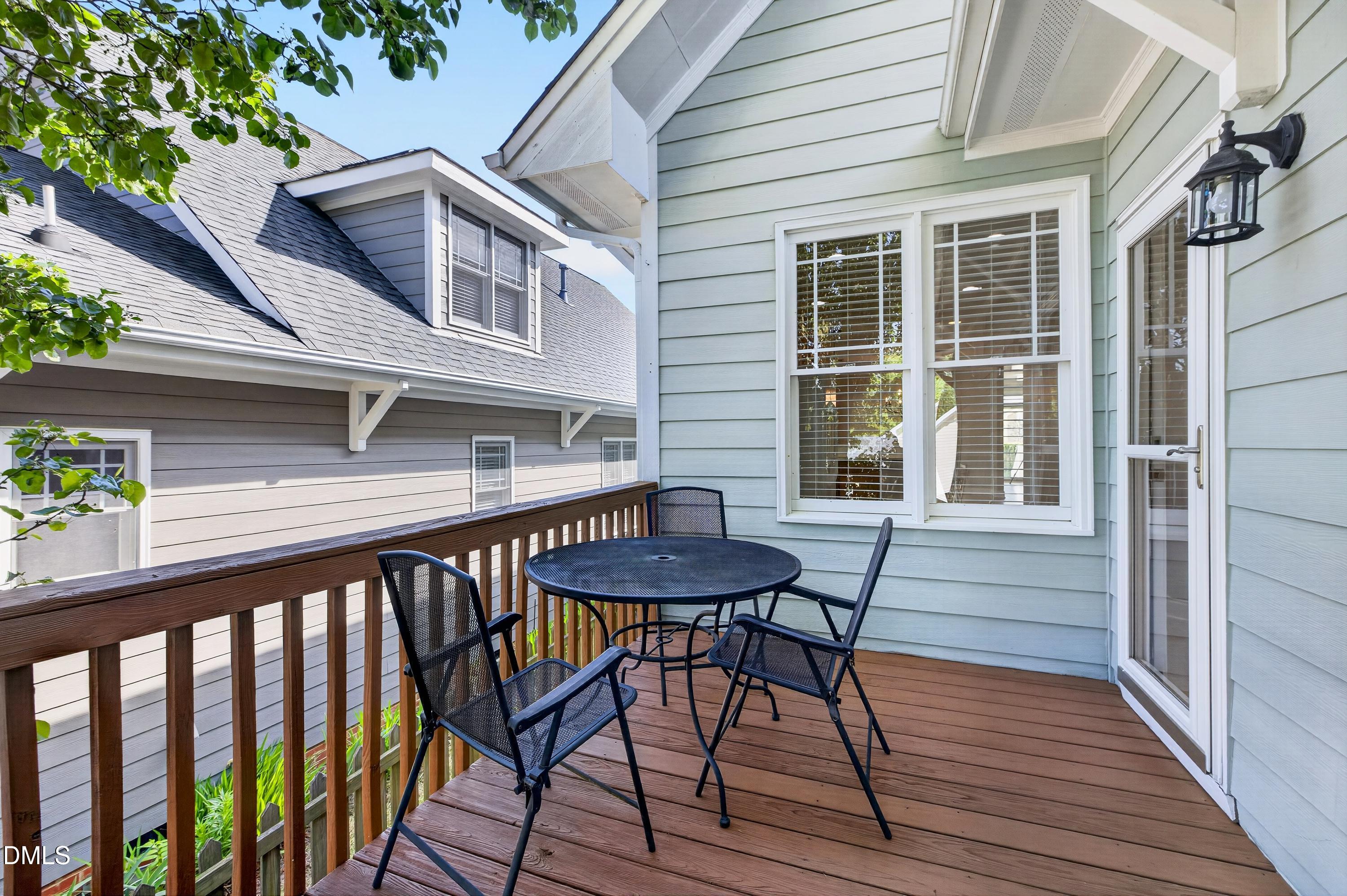 105 Garden Side Way
