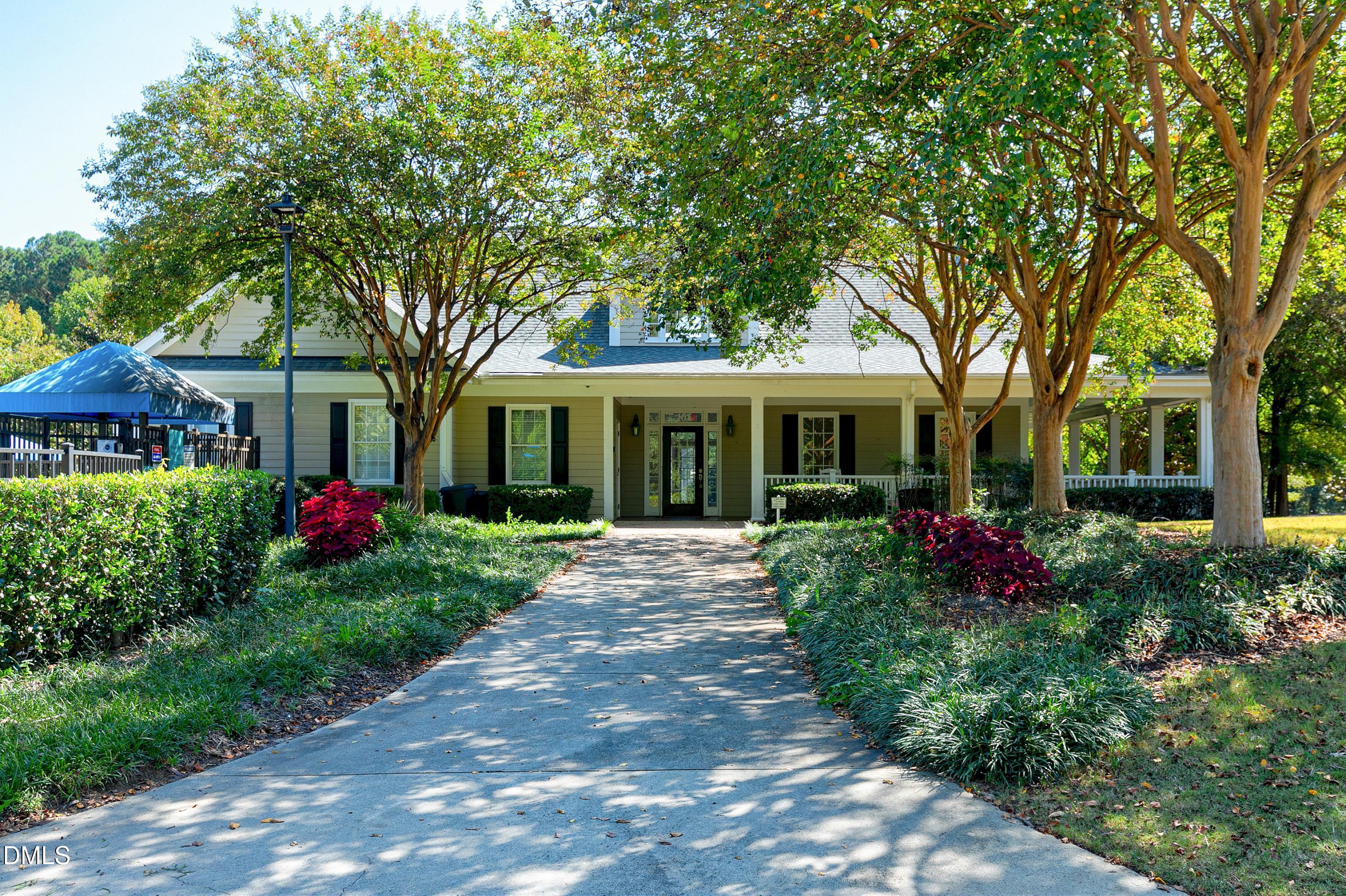 105 Garden Side Way