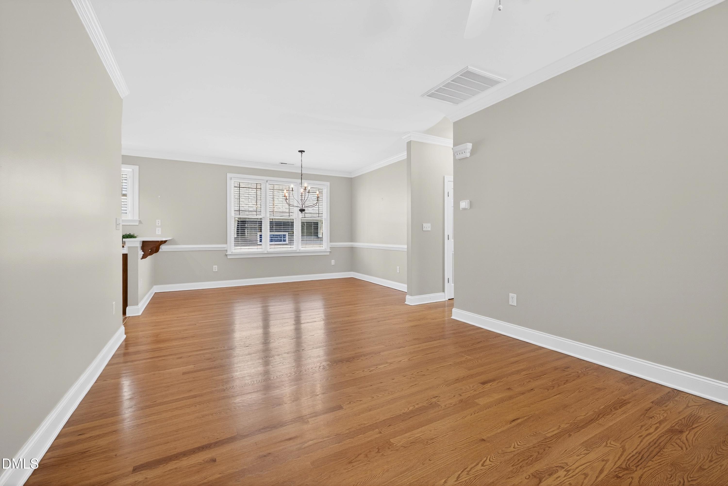 105 Garden Side Way