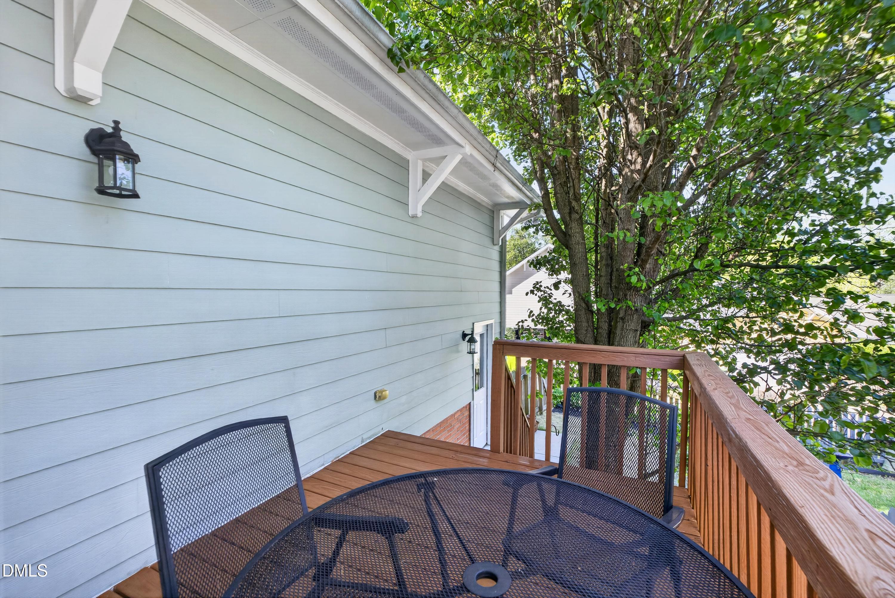 105 Garden Side Way