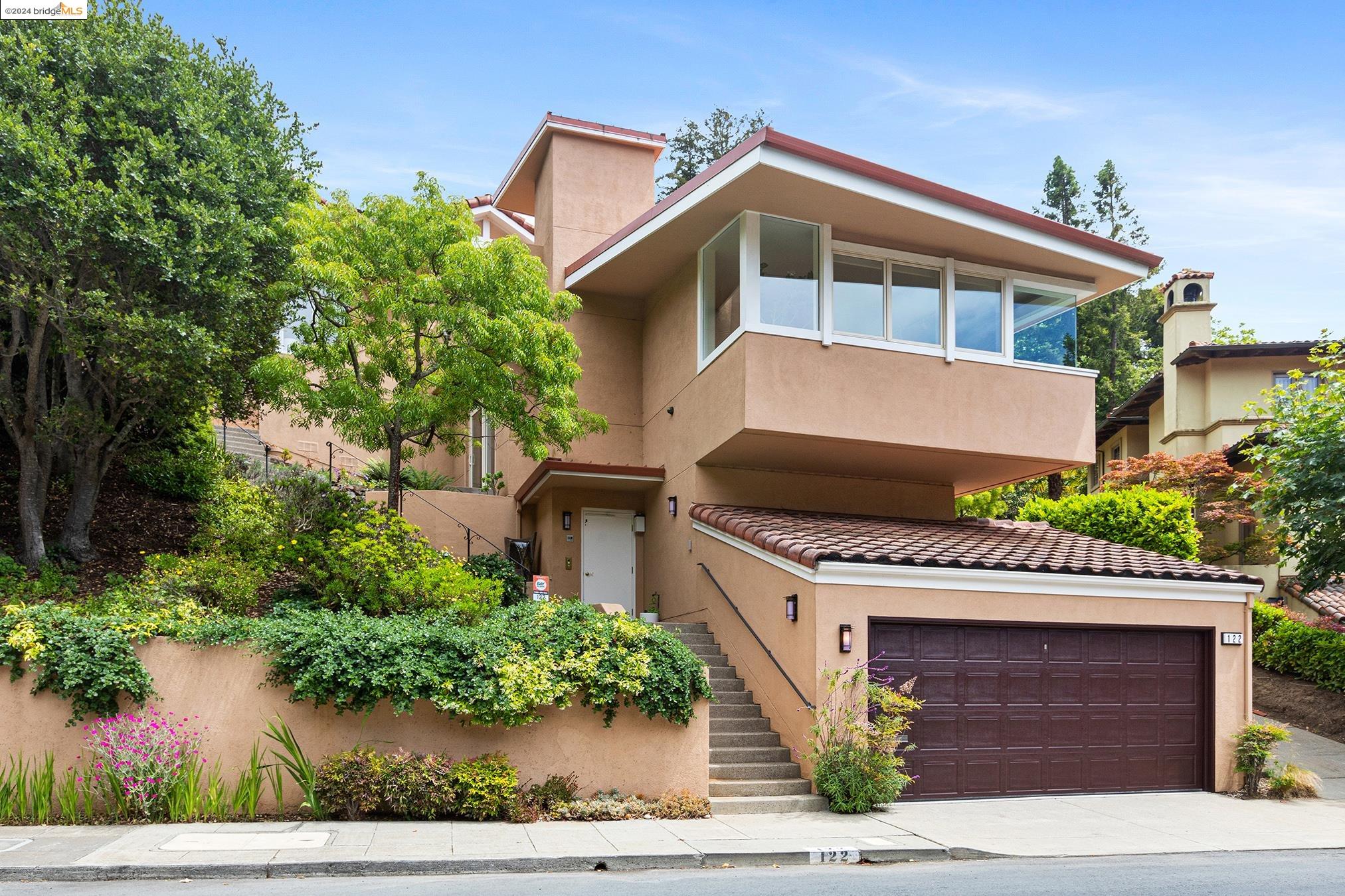 122 Vicente Rd