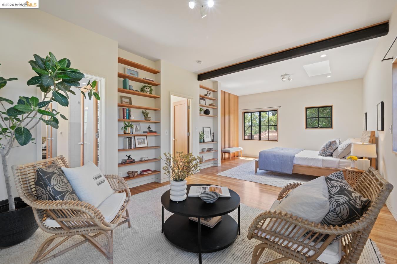 1220 Colusa Ave