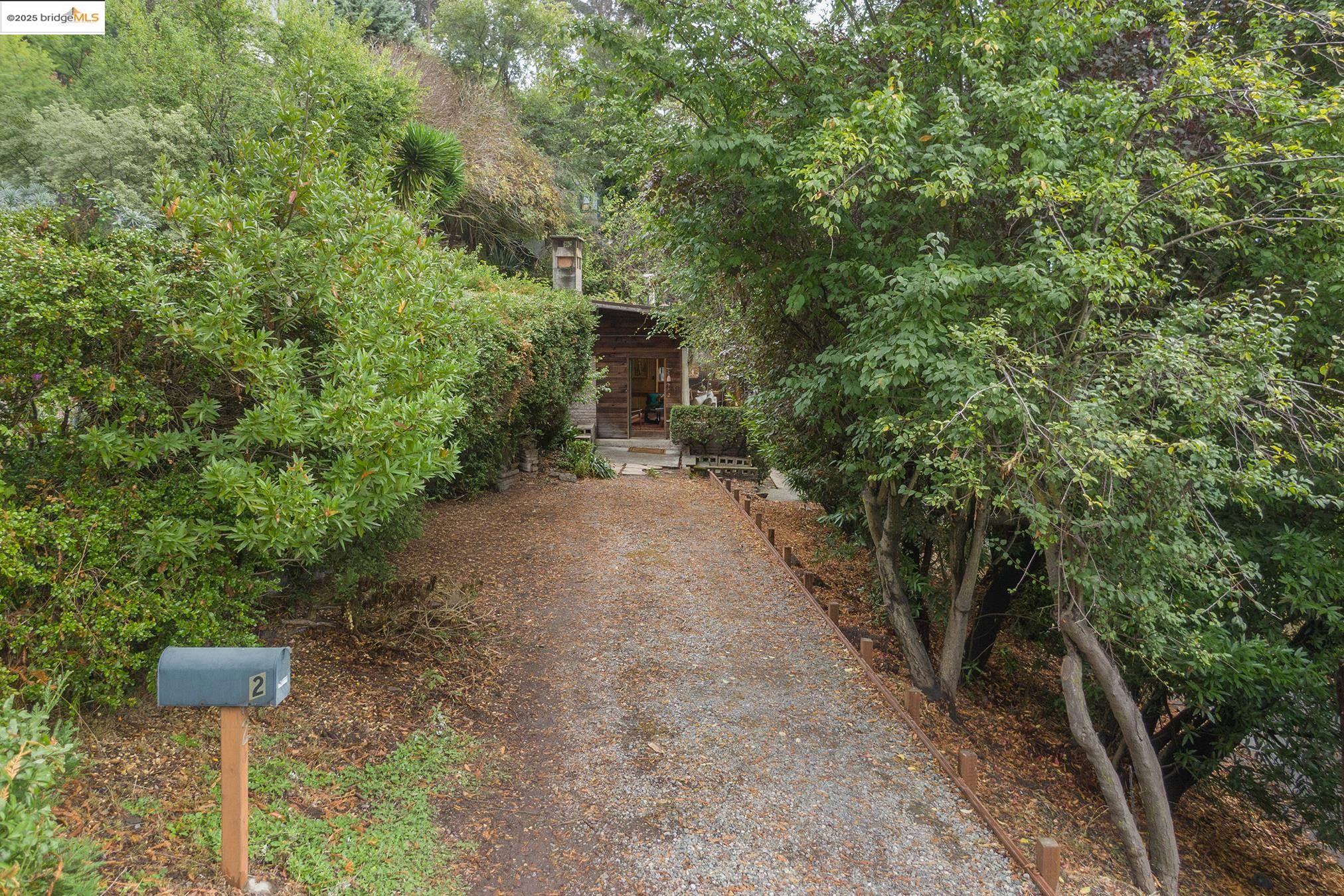 2 Maybeck Twin Dr