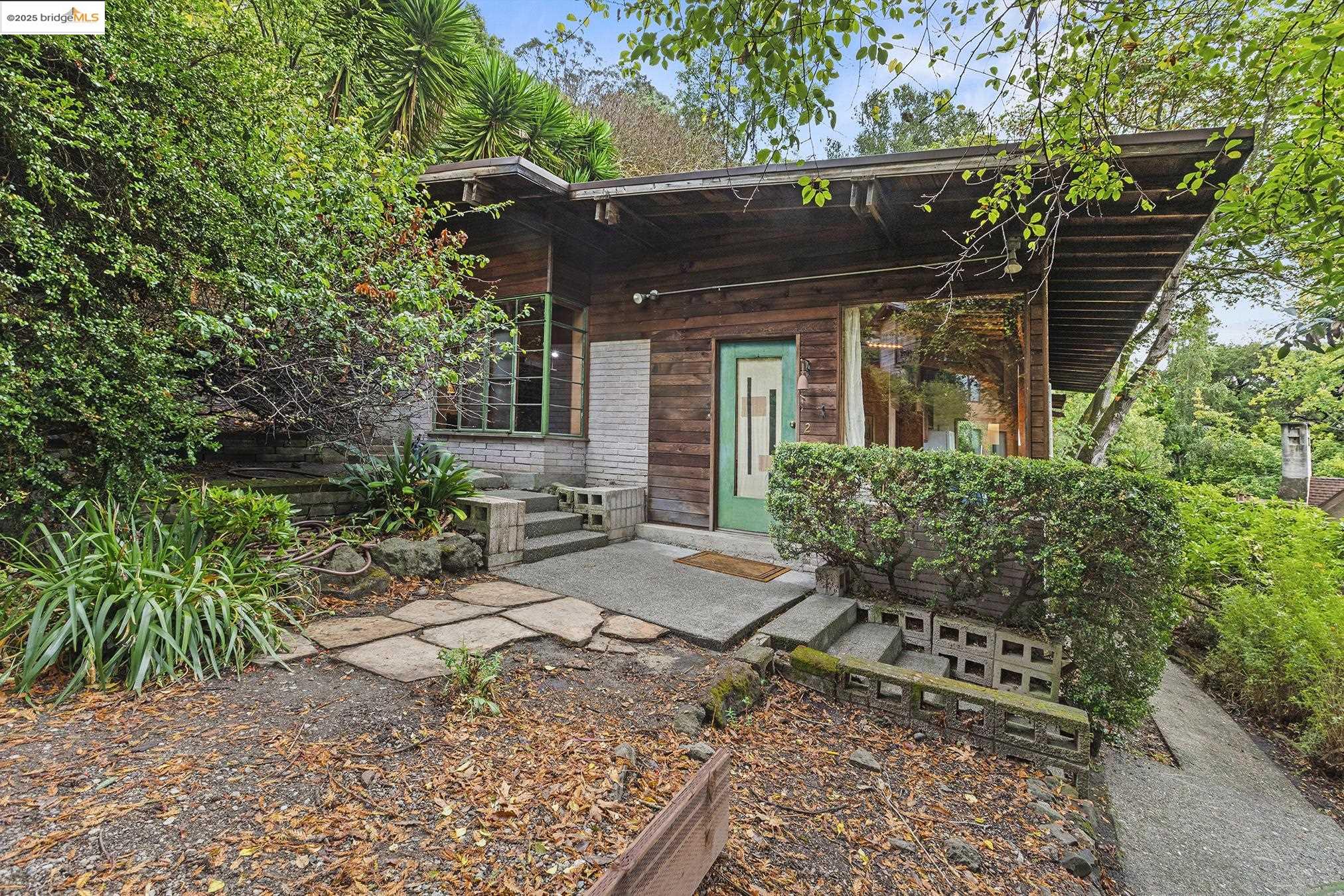 2 Maybeck Twin Dr