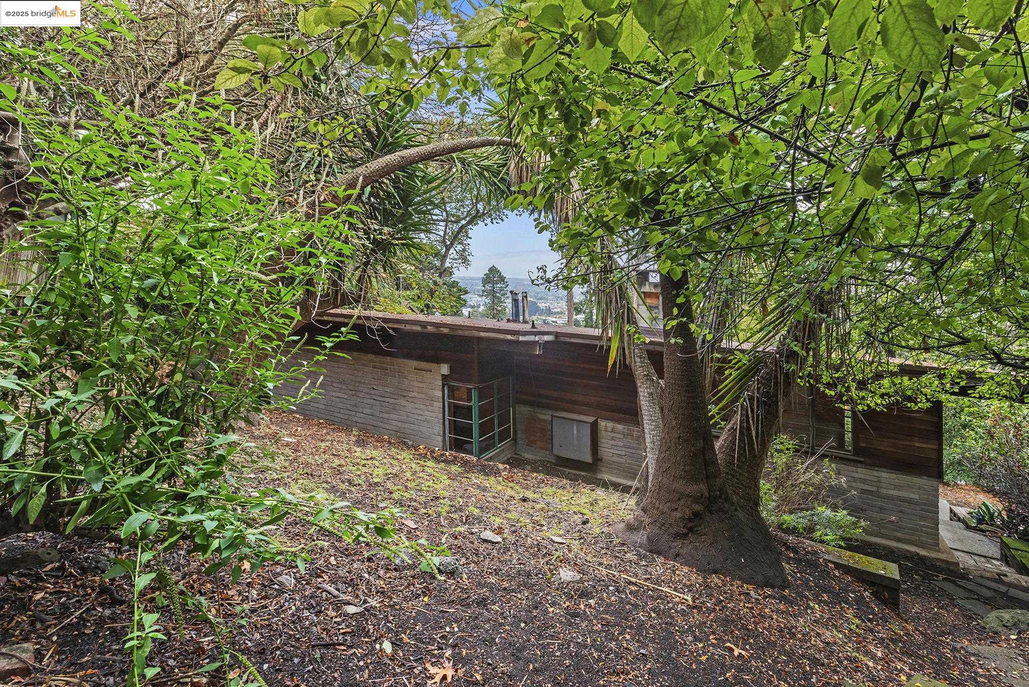 2 Maybeck Twin Dr