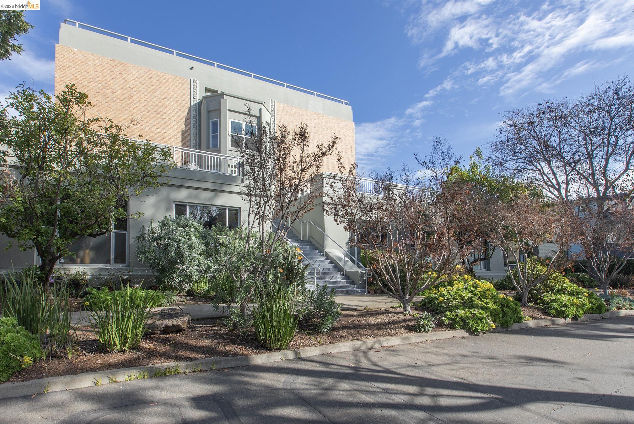 3240 Peralta St # 2