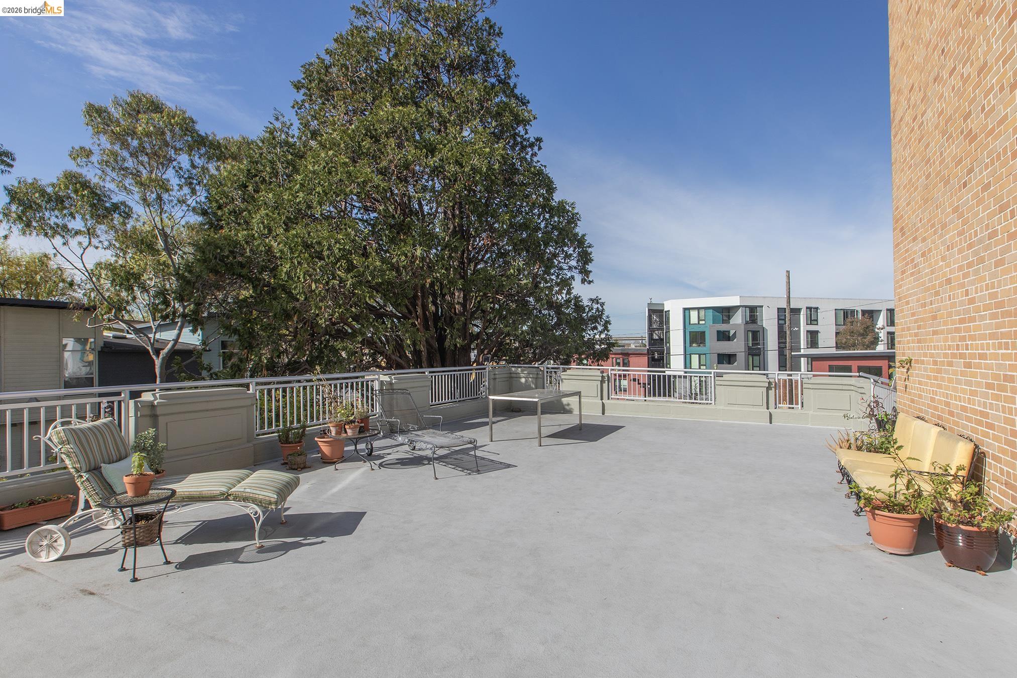 3240 Peralta St # 2