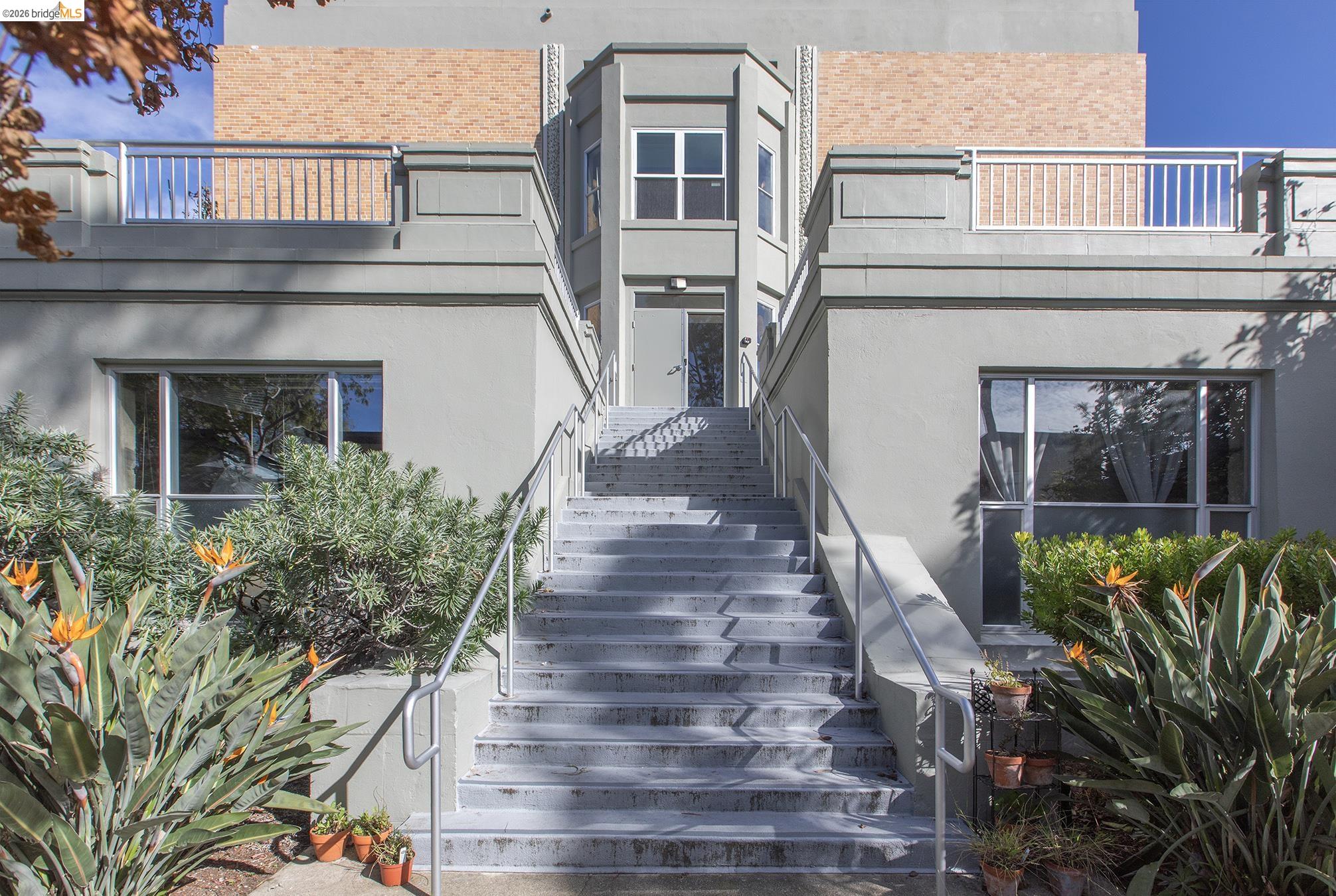 3240 Peralta St # 2