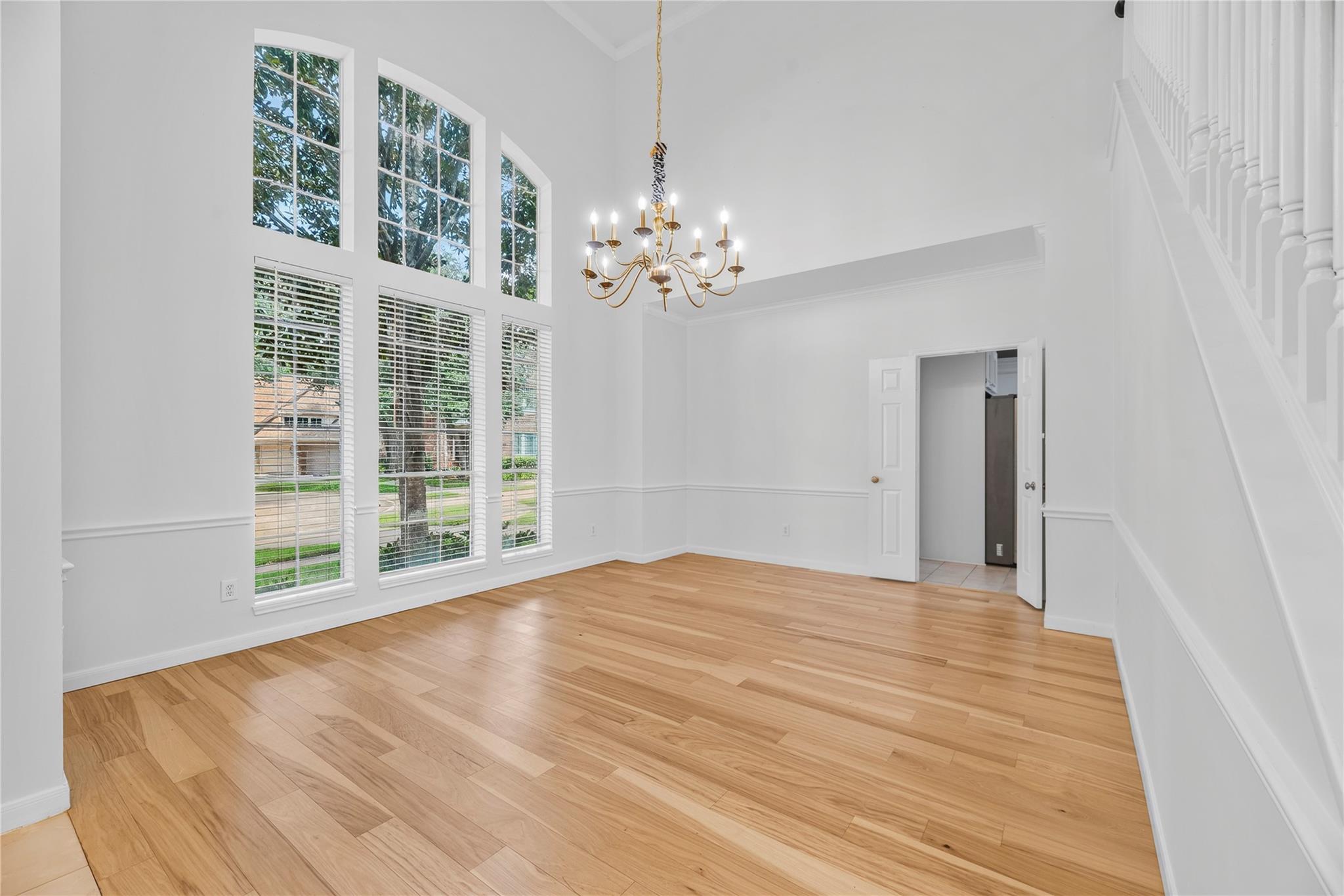 3806 Westall Lane
