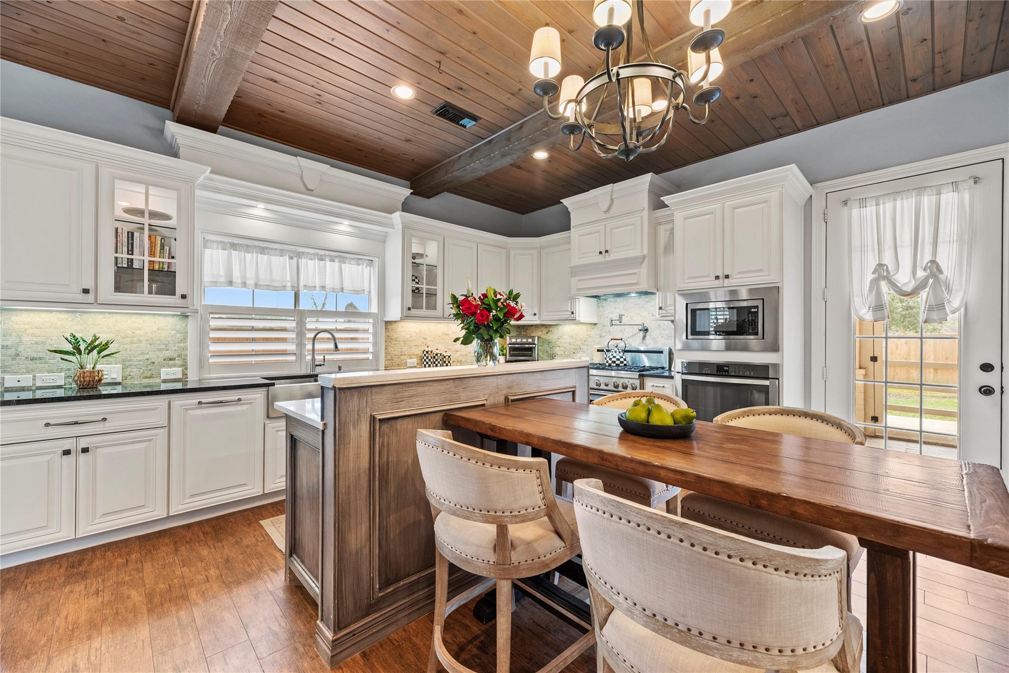 9618 Silver Birch Court