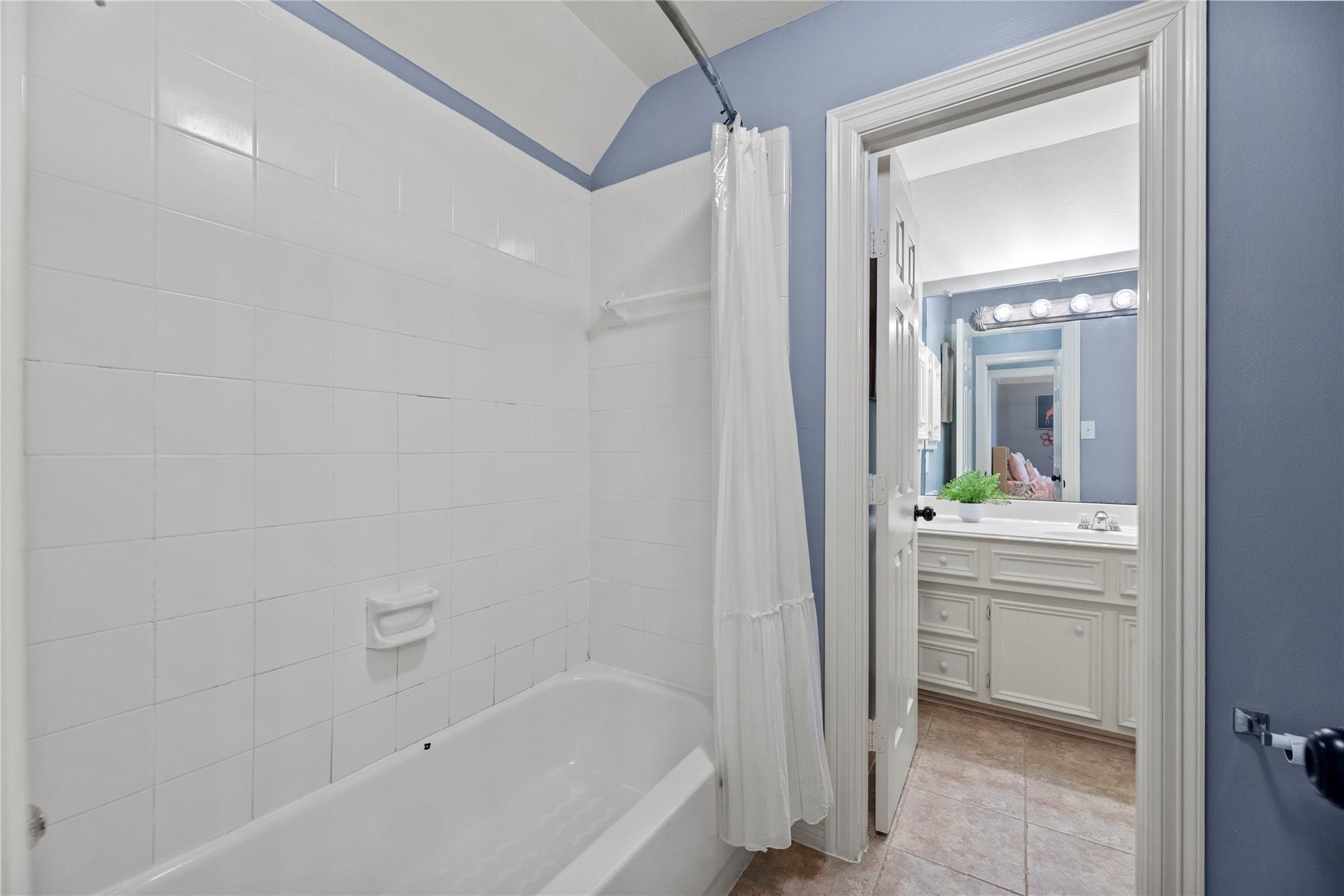 9618 Silver Birch Court