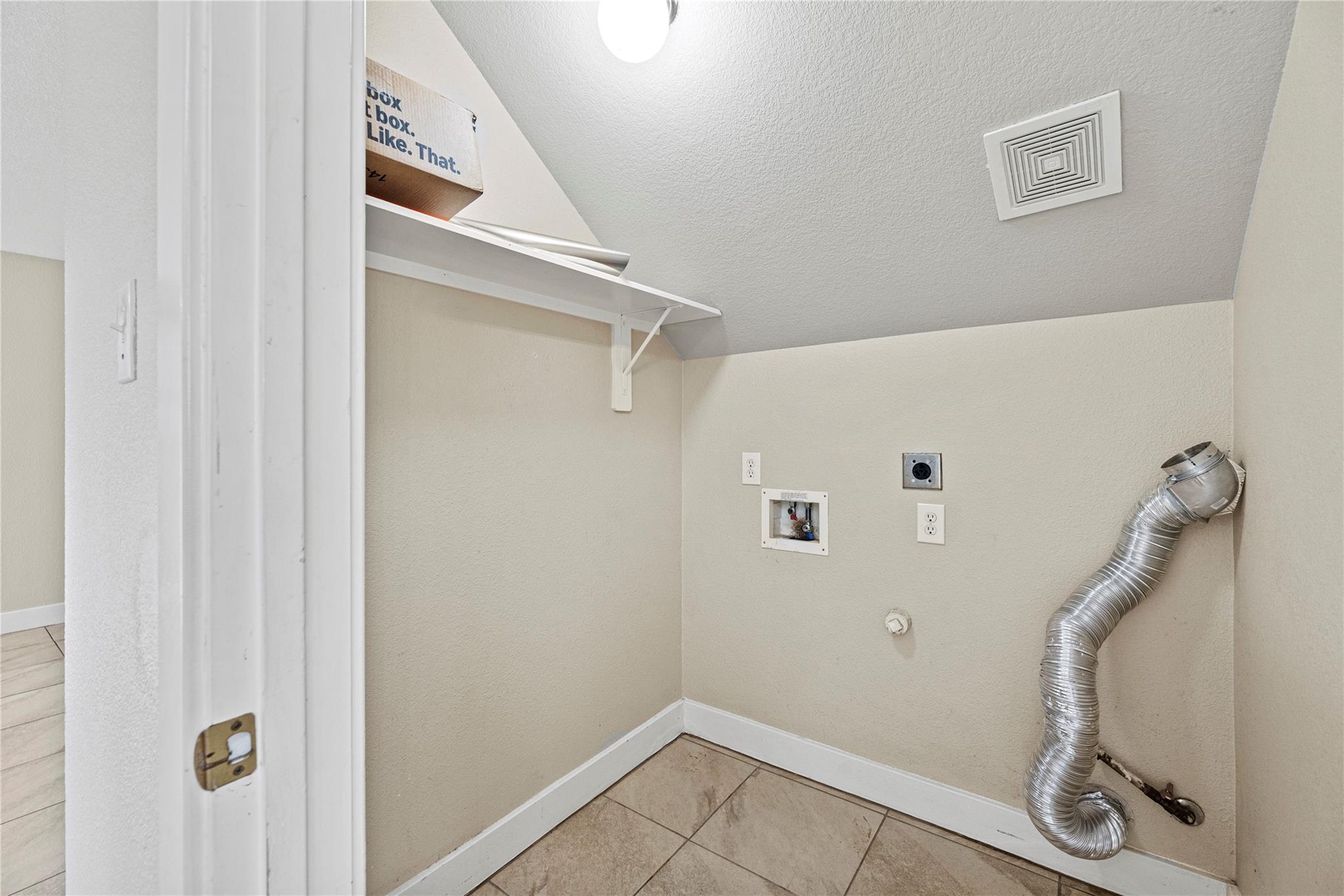 5715 Silver Oak Drive, Missouri City