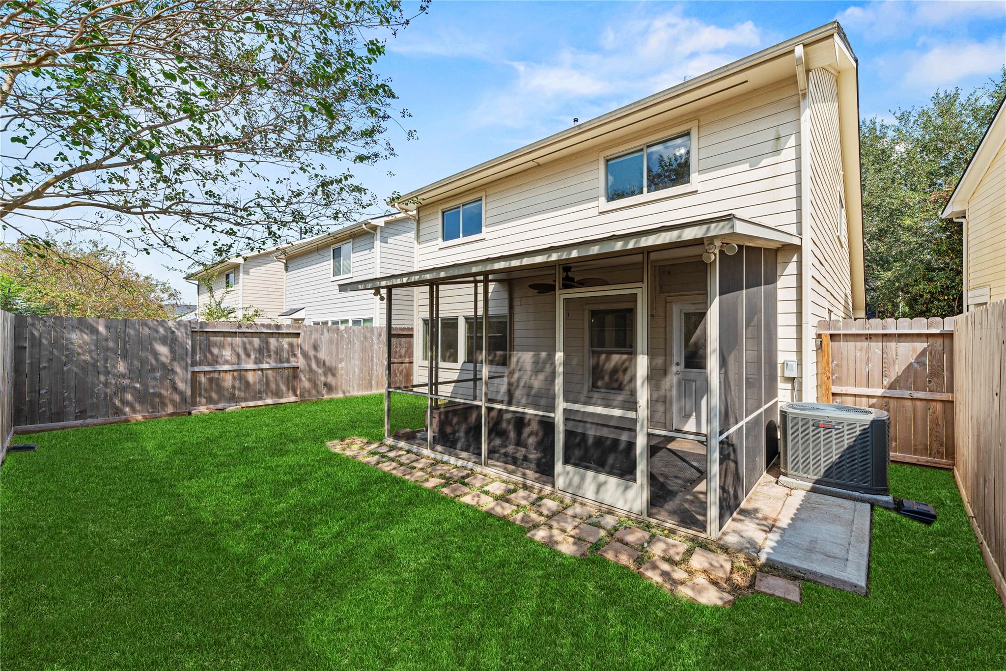 5715 Silver Oak Drive, Missouri City