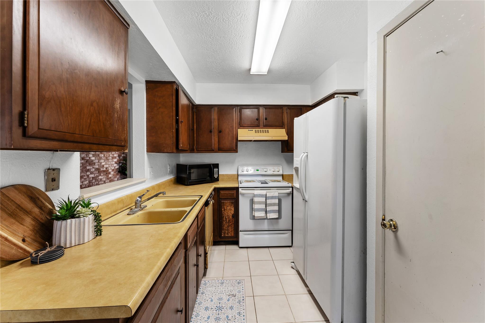 6947 Chasewood Drive