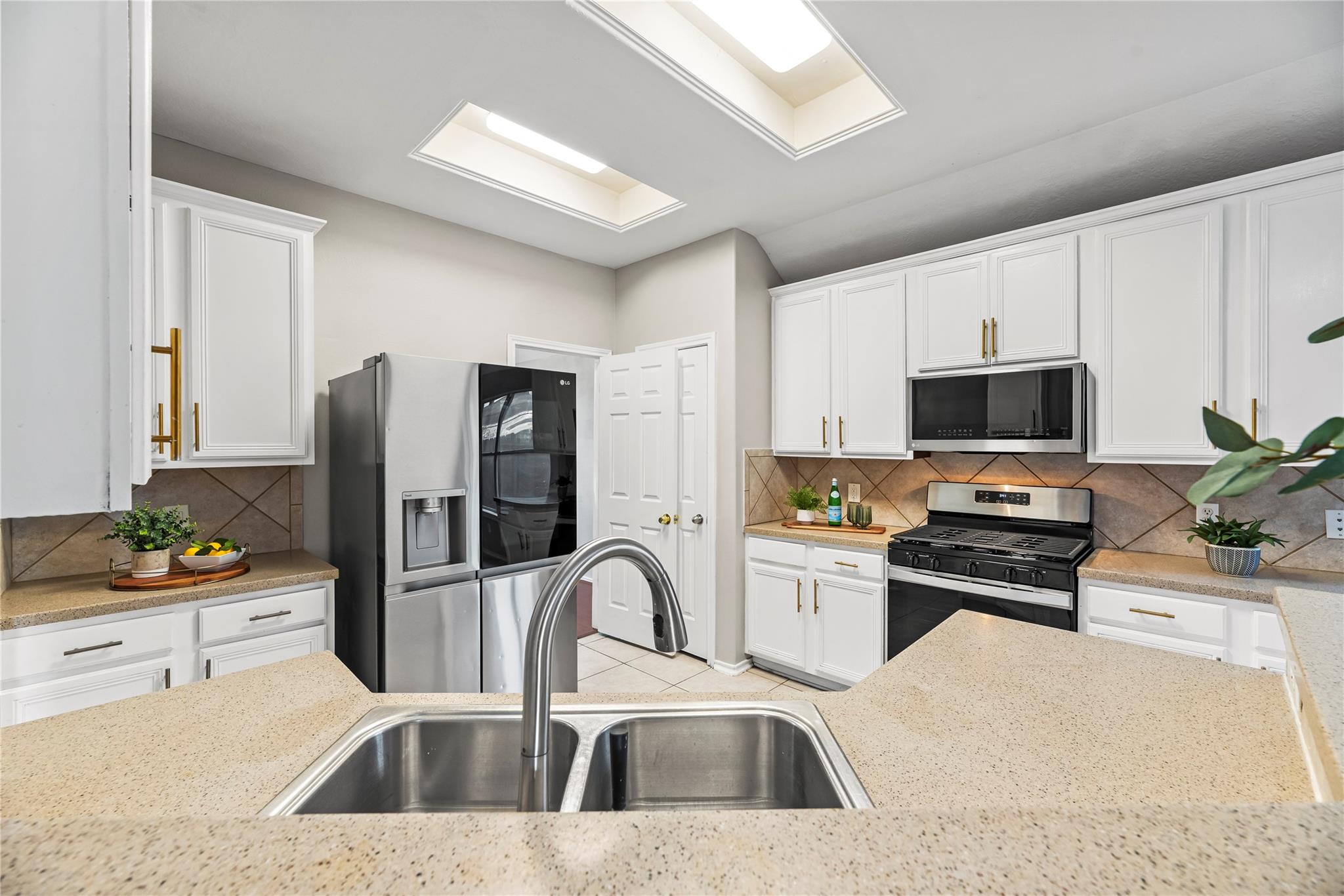 2706 Argos Drive