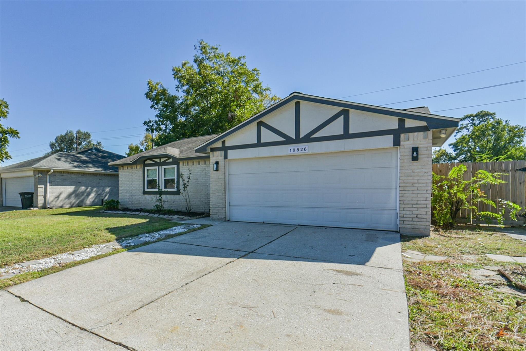 10826 Thorncliff Drive