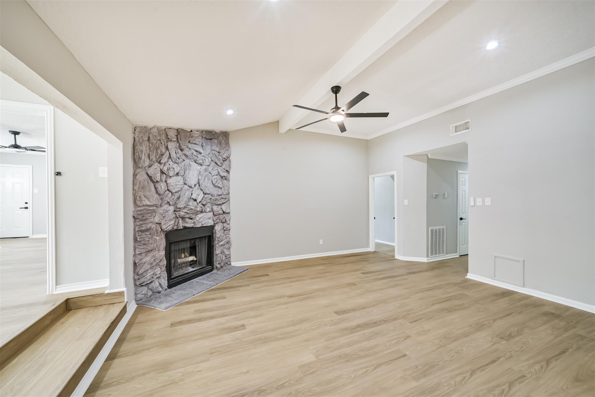 10826 Thorncliff Drive