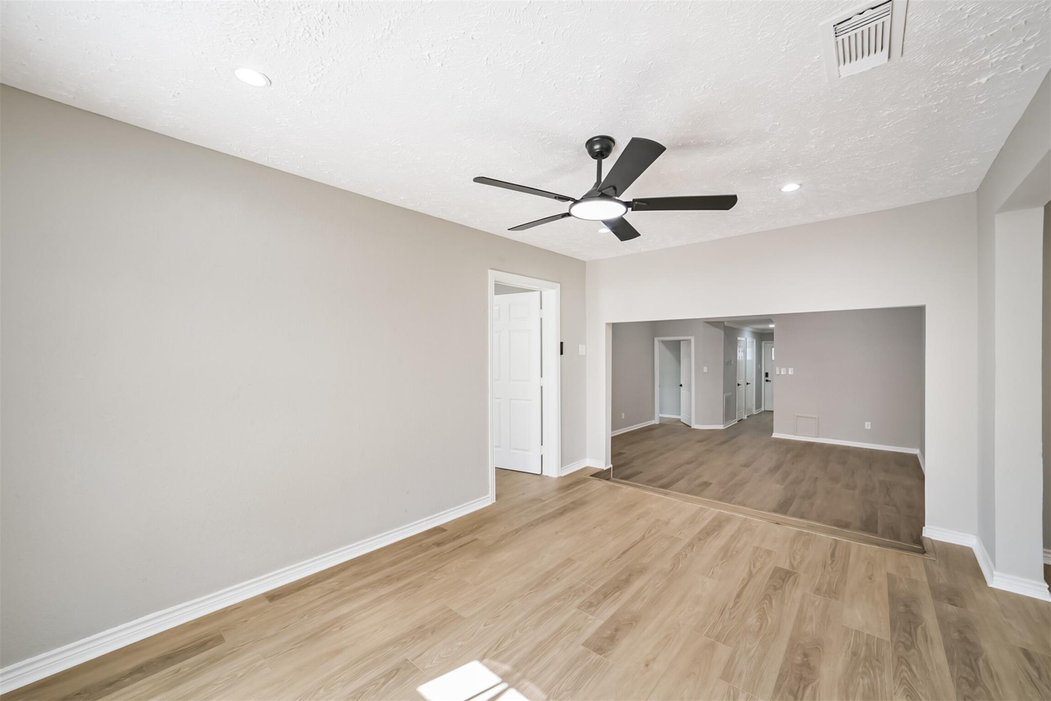 10826 Thorncliff Drive