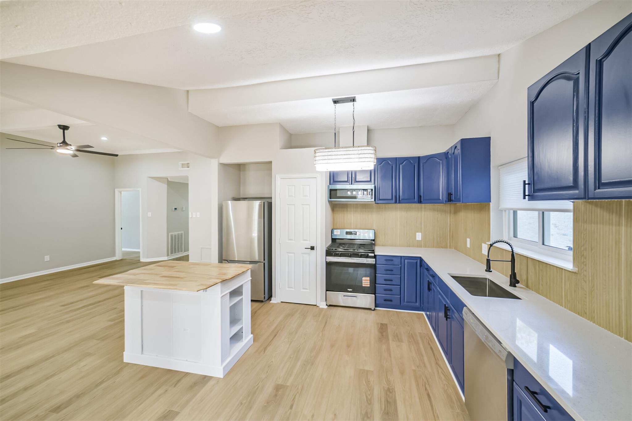 10826 Thorncliff Drive