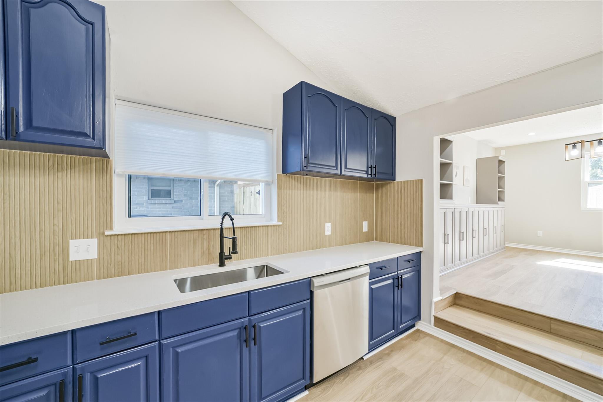 10826 Thorncliff Drive