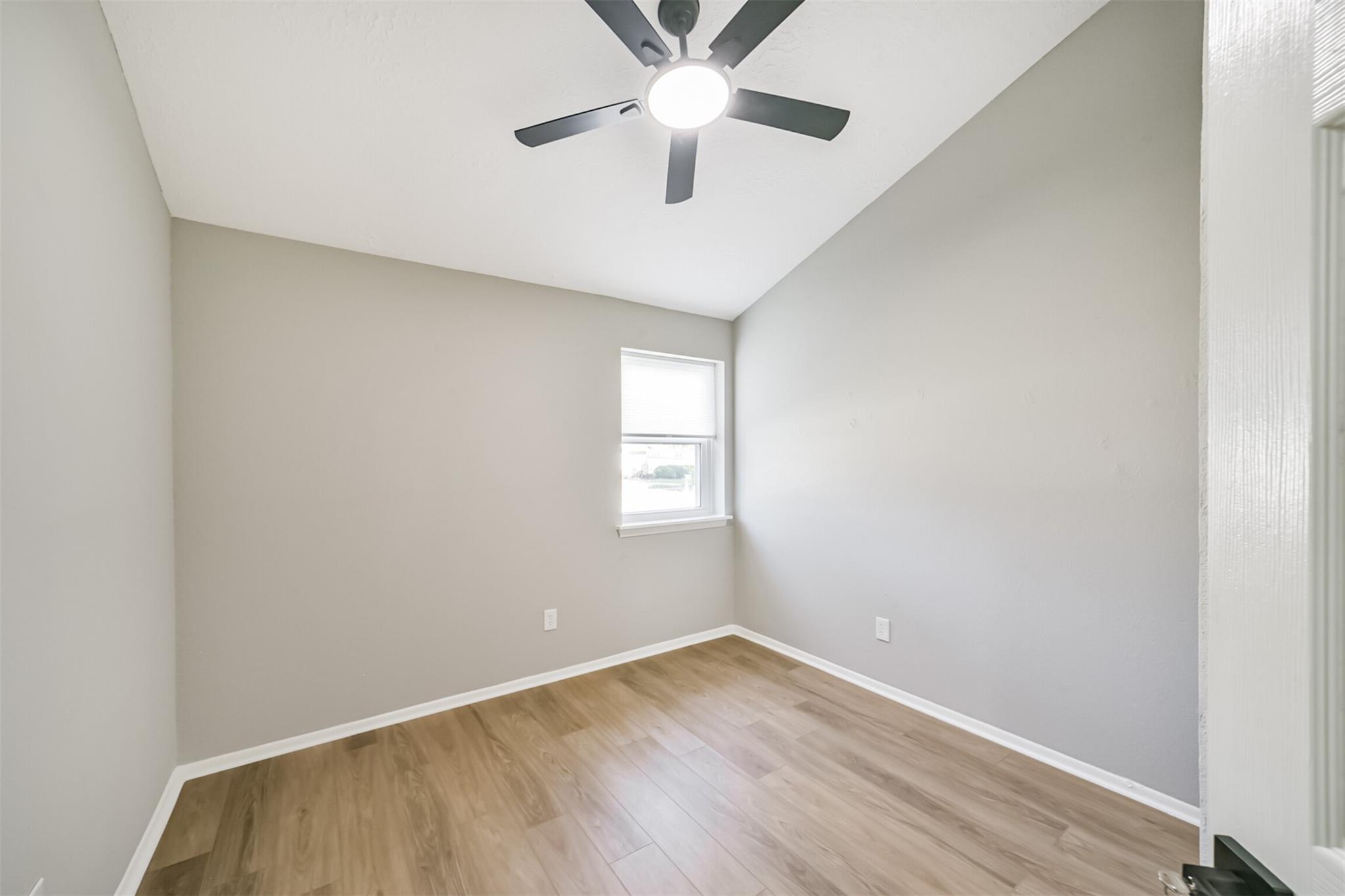 10826 Thorncliff Drive