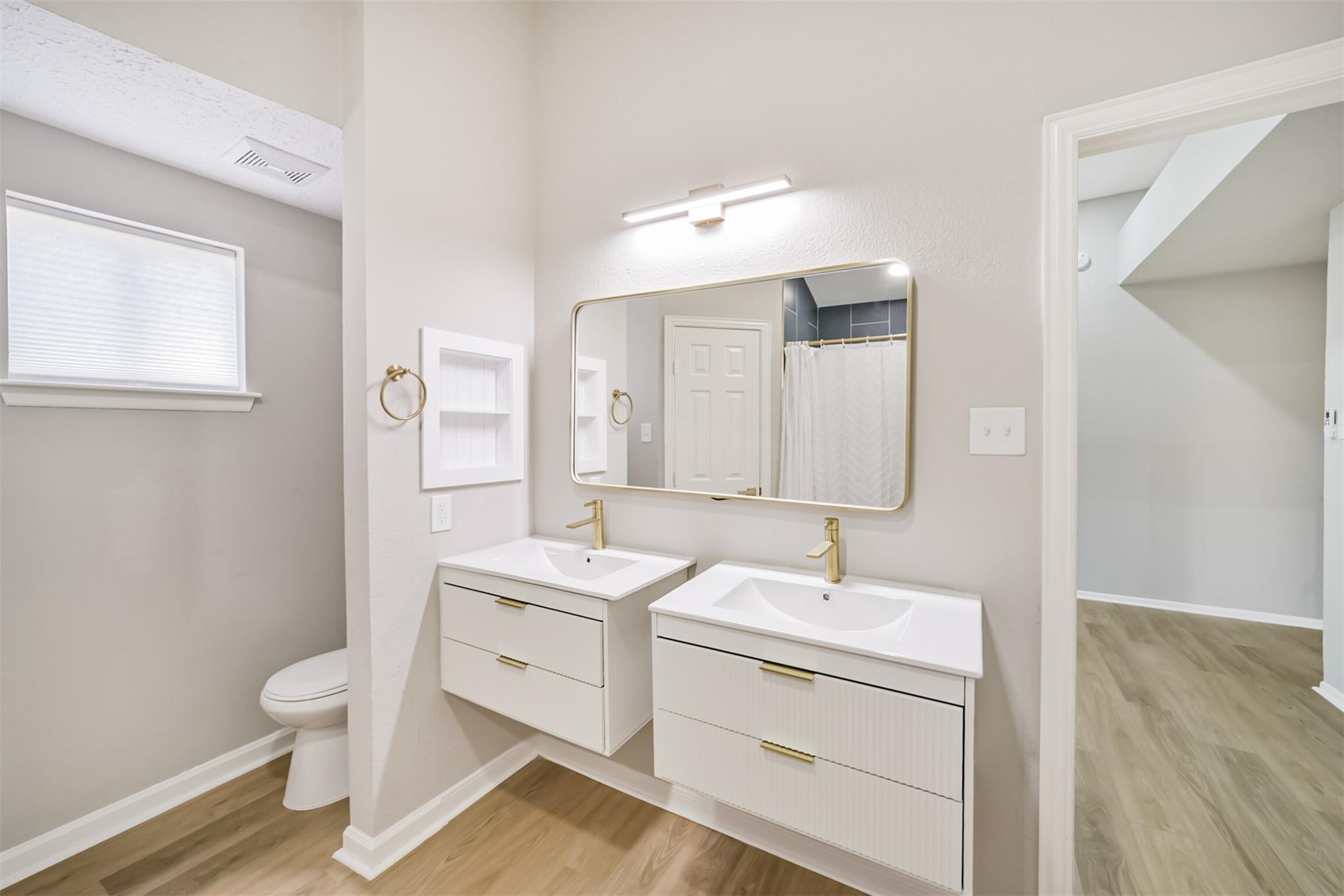 10826 Thorncliff Drive