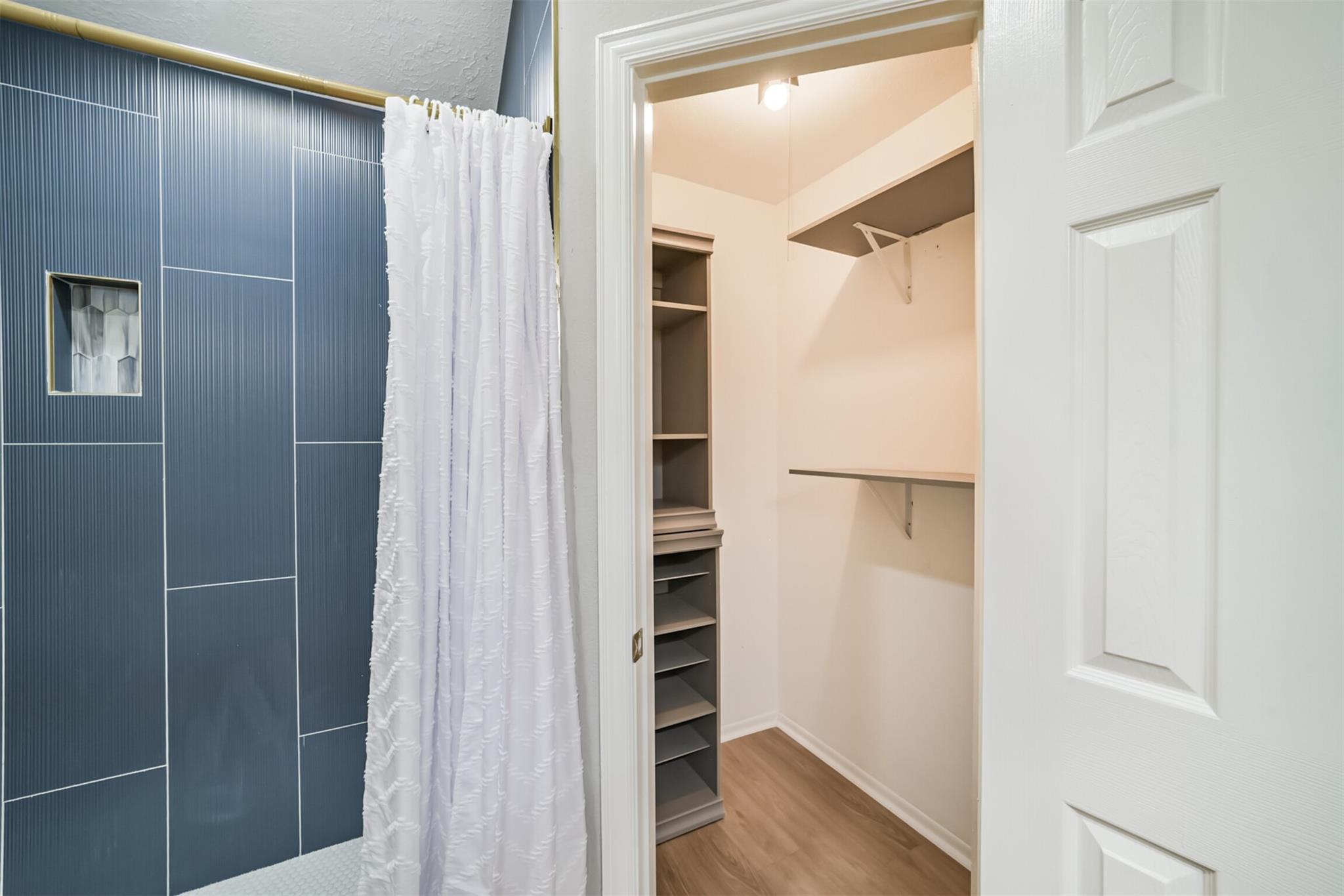 10826 Thorncliff Drive