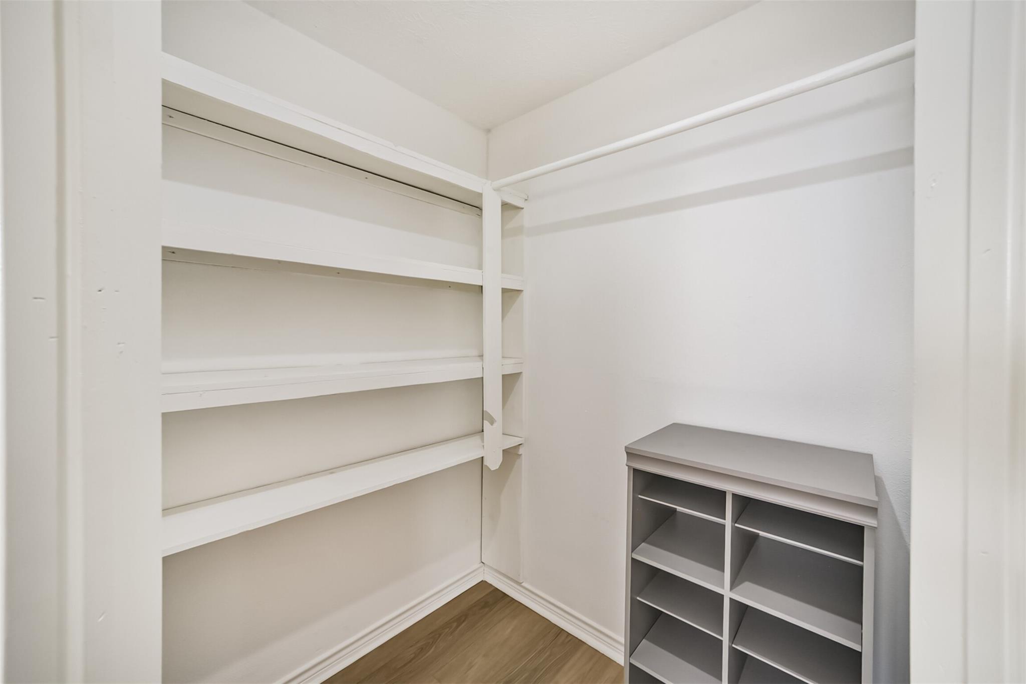 10826 Thorncliff Drive