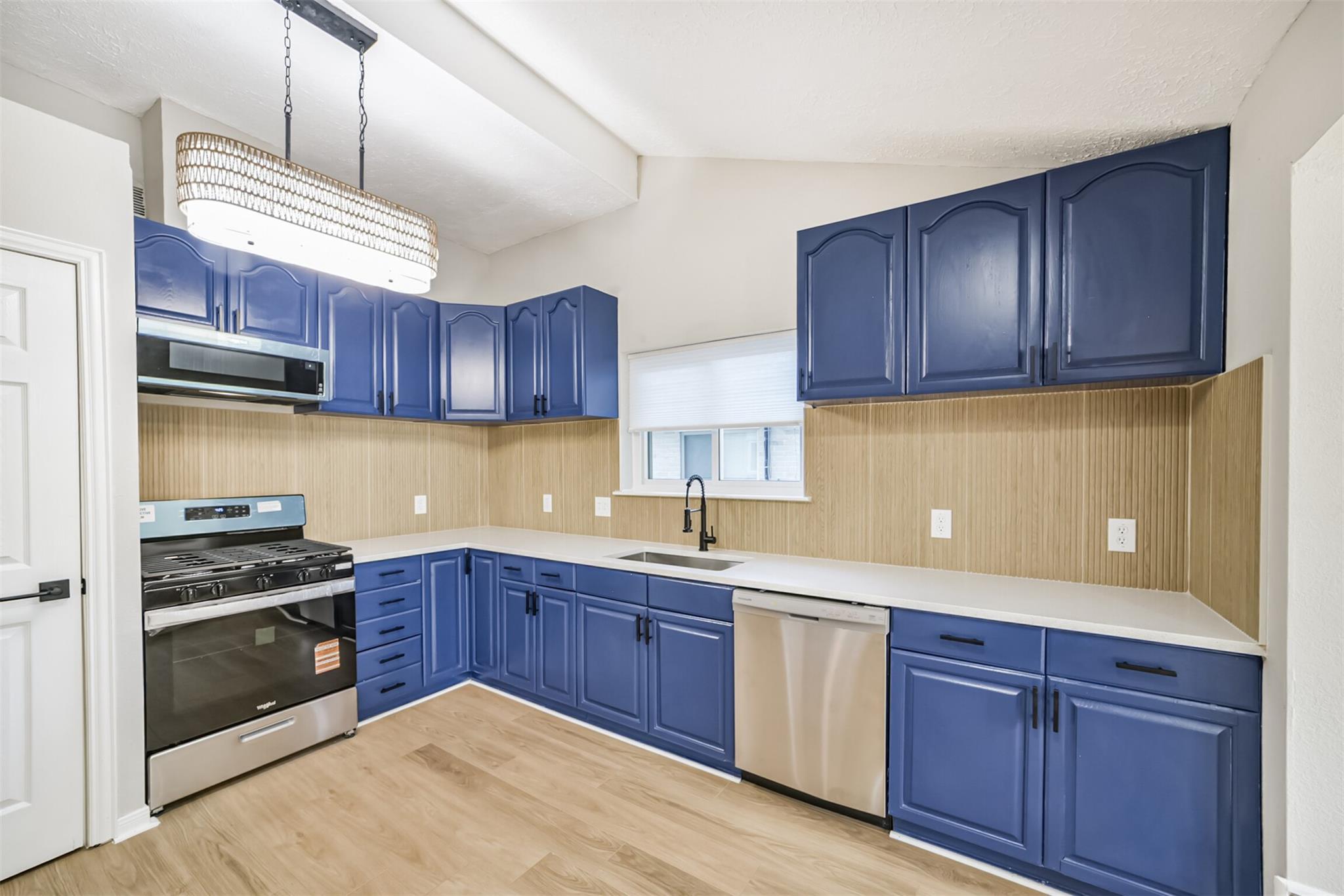 10826 Thorncliff Drive