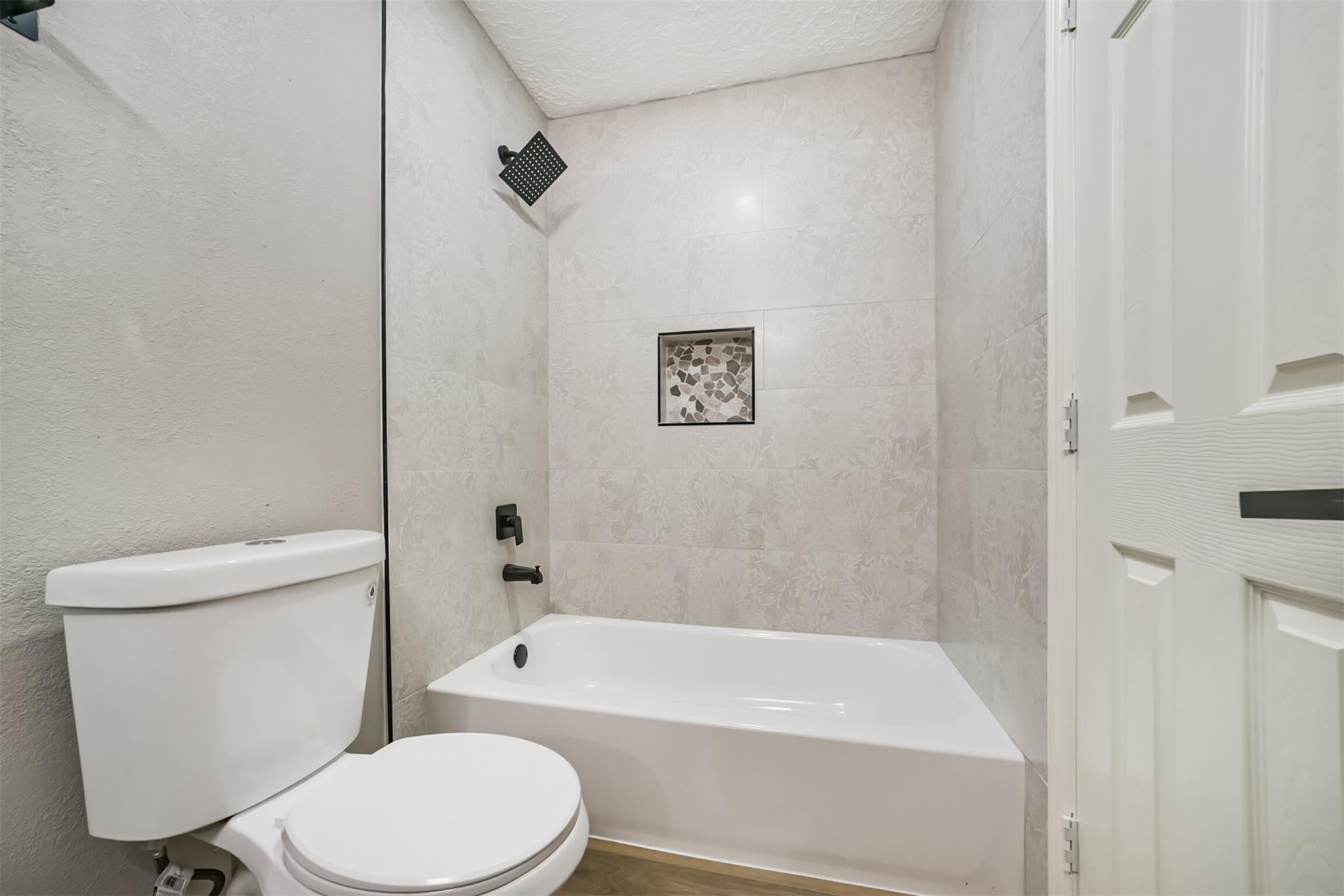 10826 Thorncliff Drive