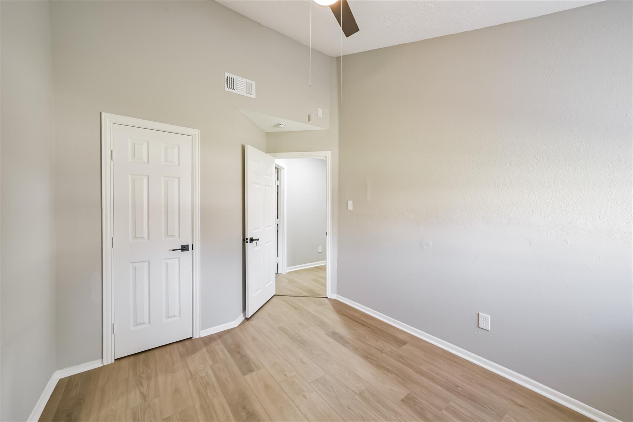 10826 Thorncliff Drive