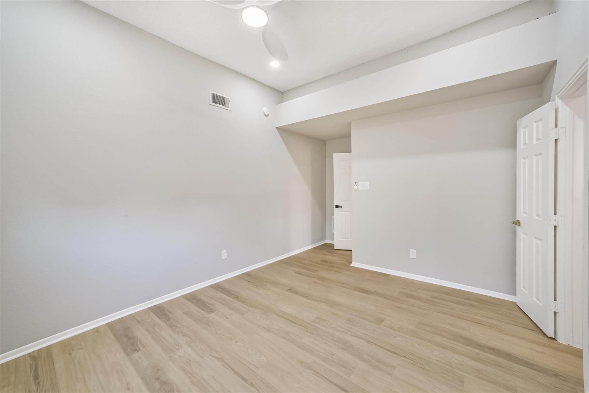 10826 Thorncliff Drive