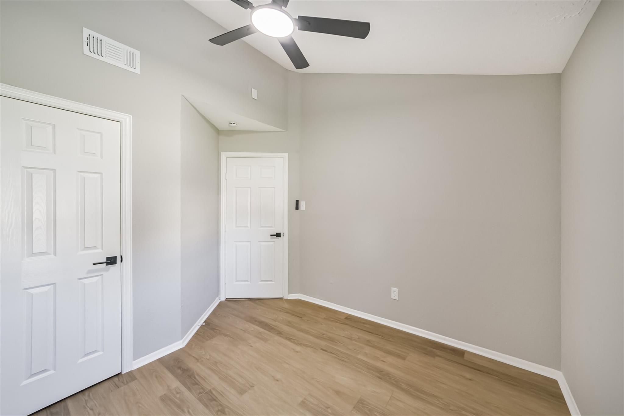 10826 Thorncliff Drive