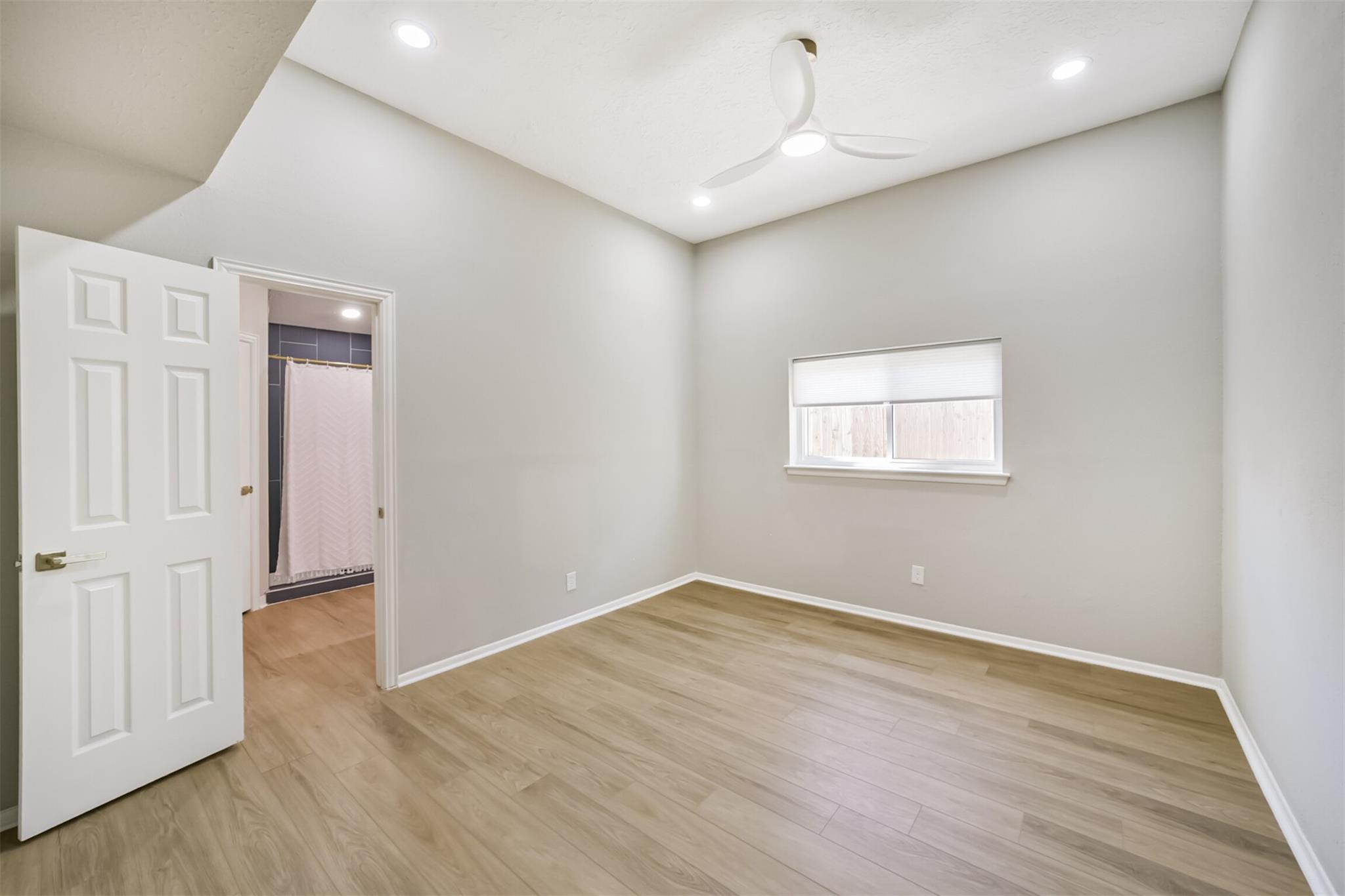 10826 Thorncliff Drive