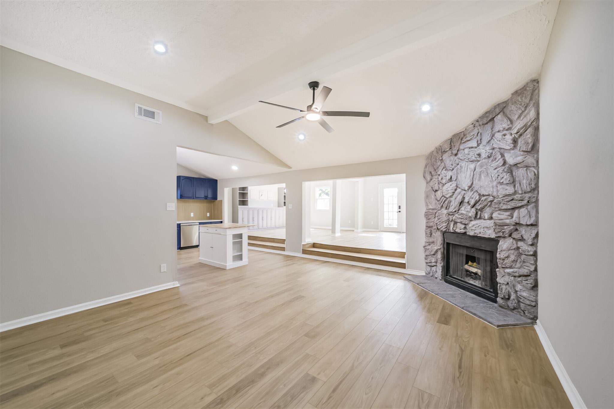 10826 Thorncliff Drive