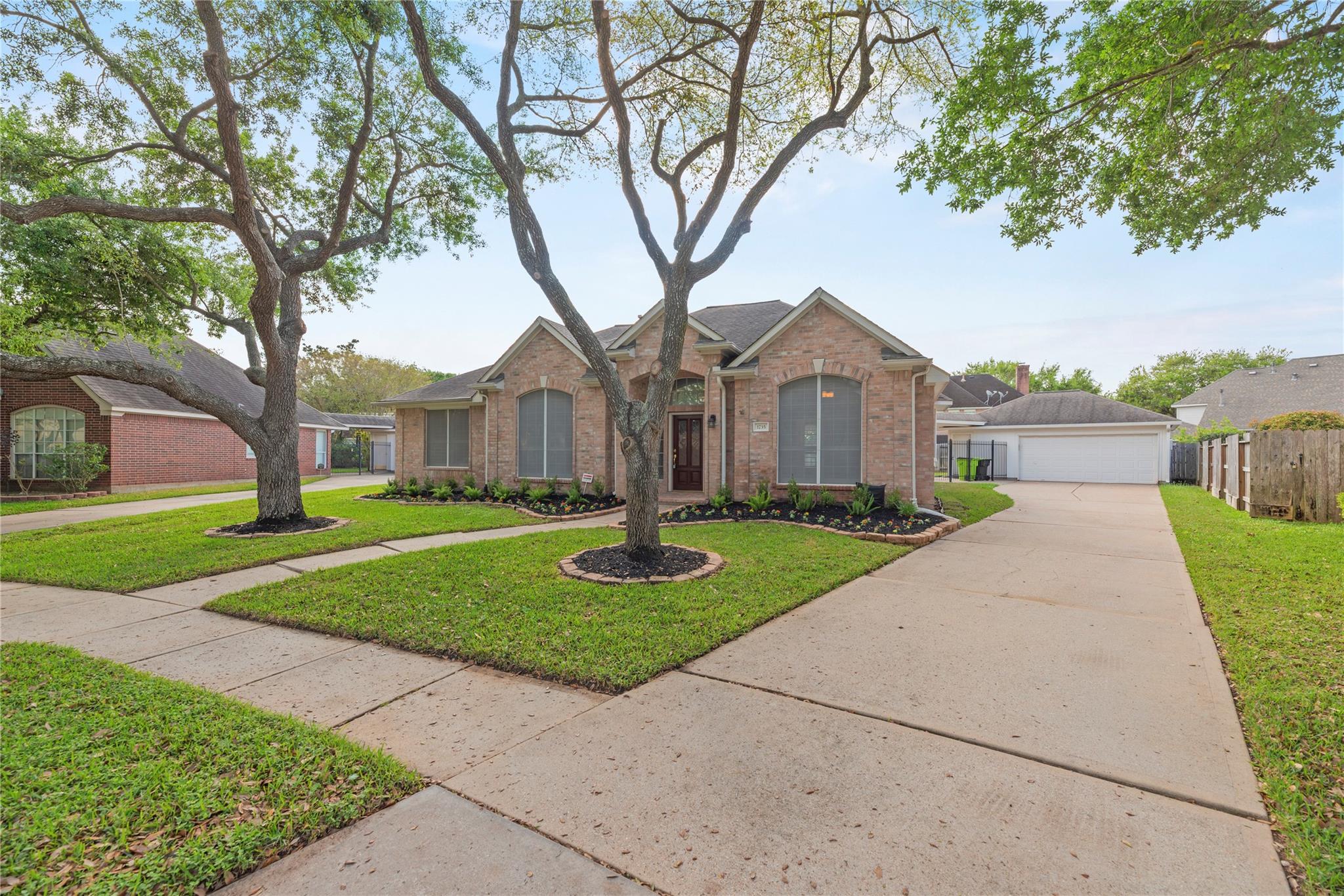 1735 Brightlake Way