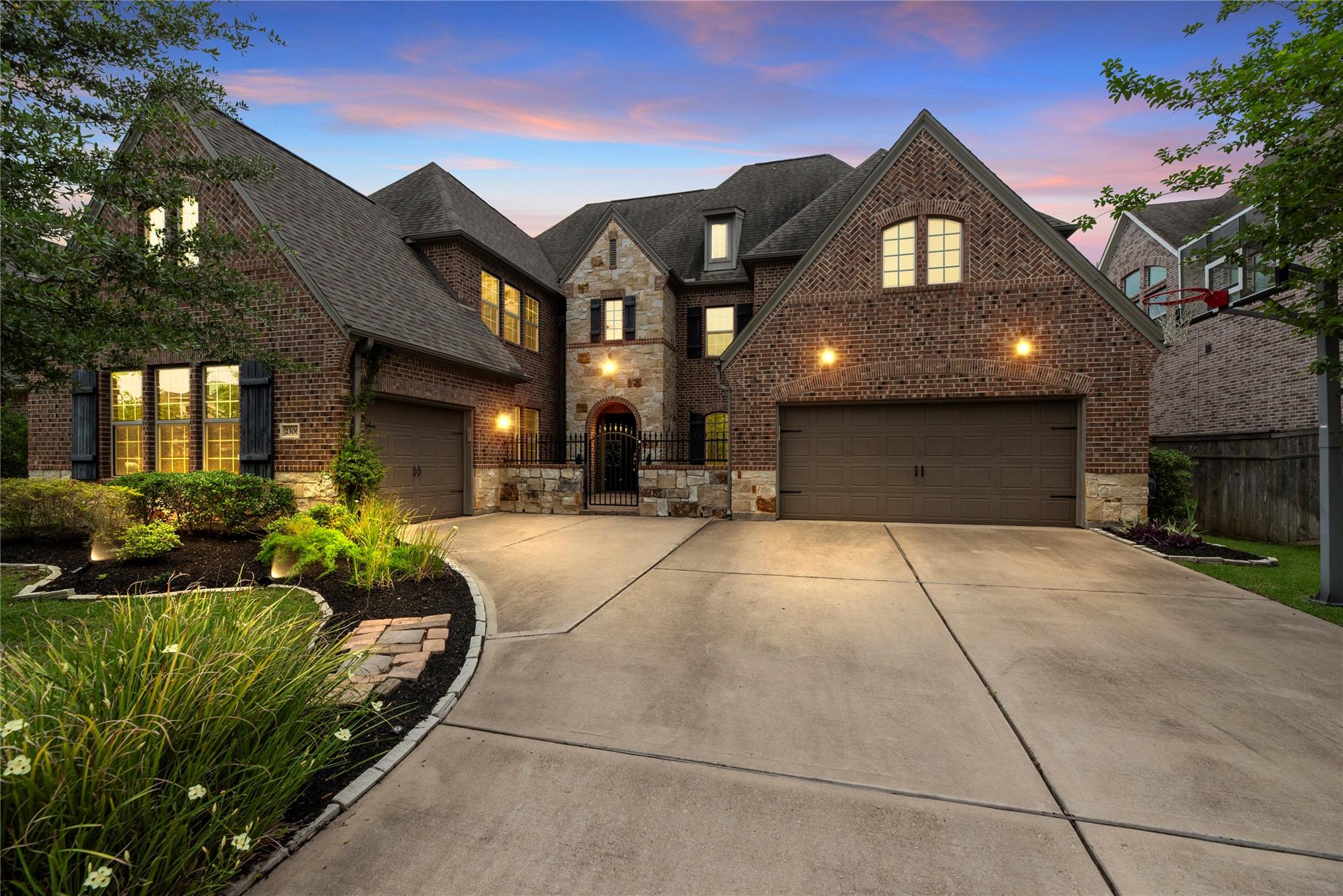 2306 Twilight Peak