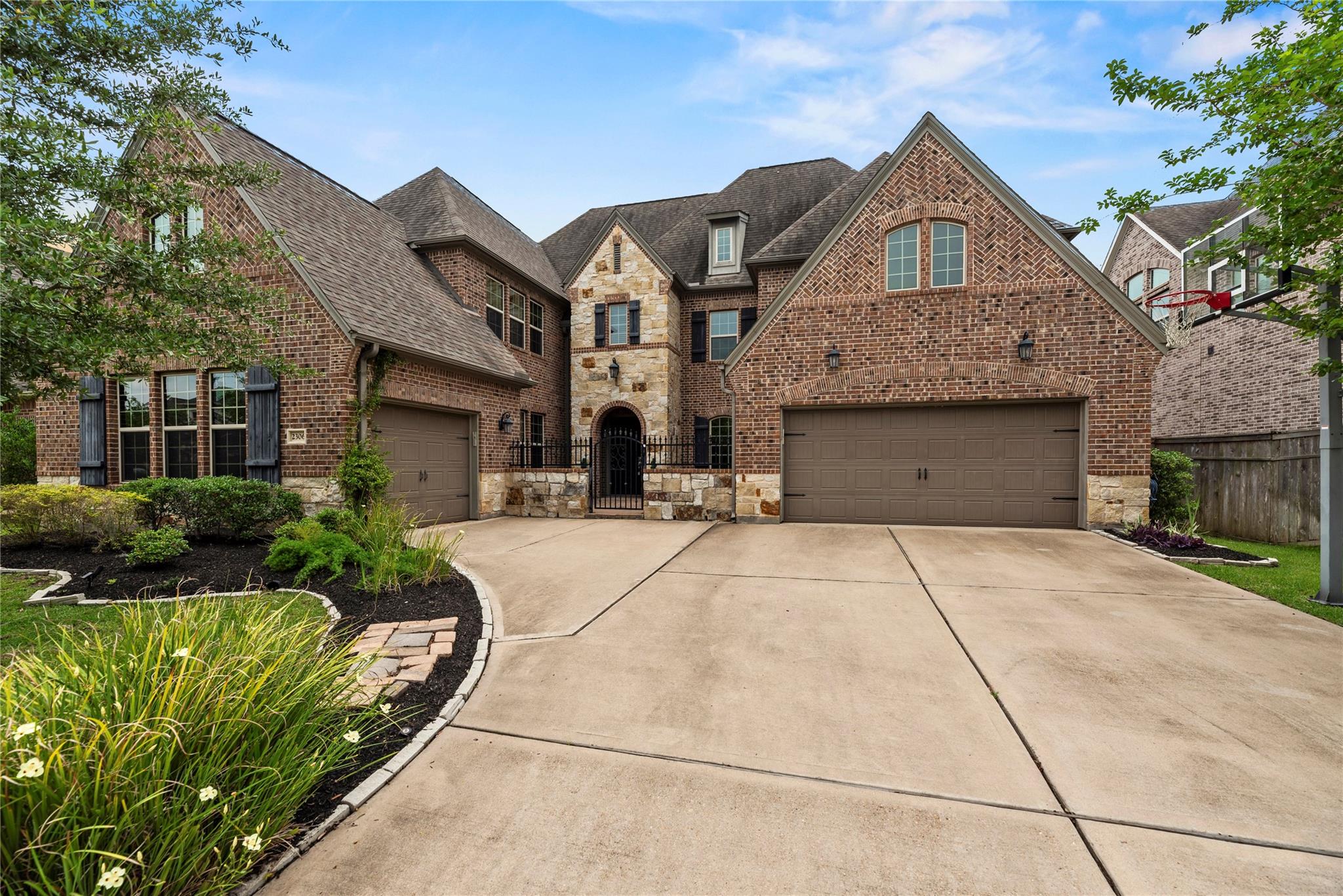 2306 Twilight Peak