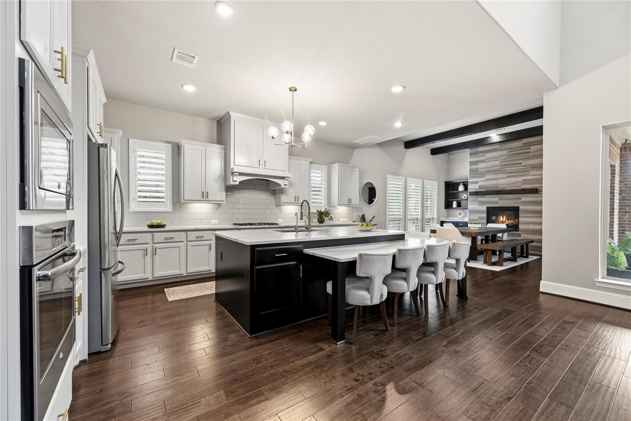 2306 Twilight Peak