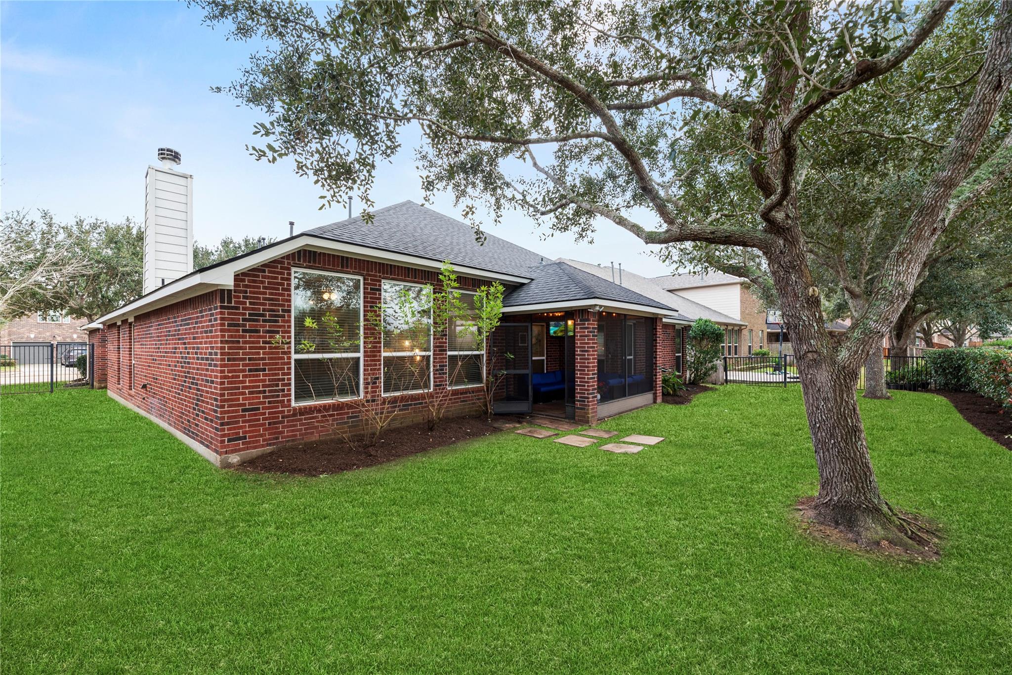 3106 London Lane