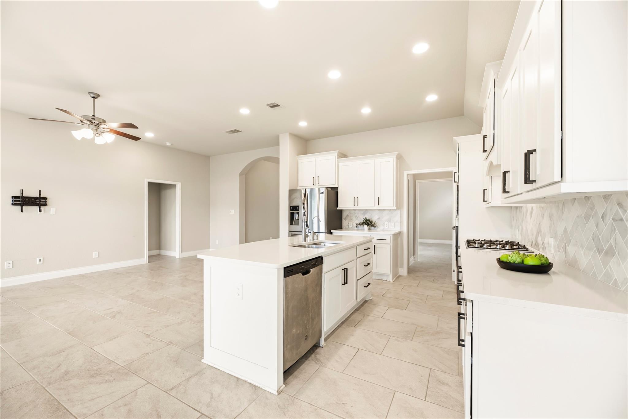 2411 Jasper Point