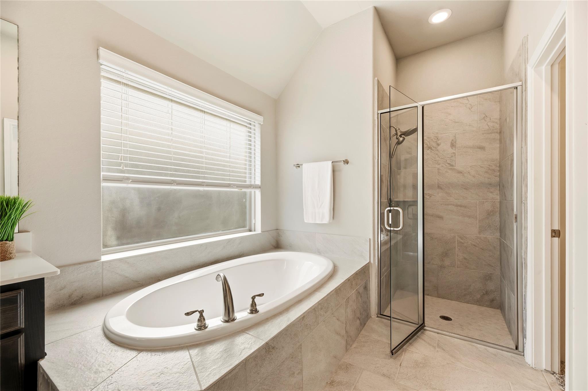 2411 Jasper Point